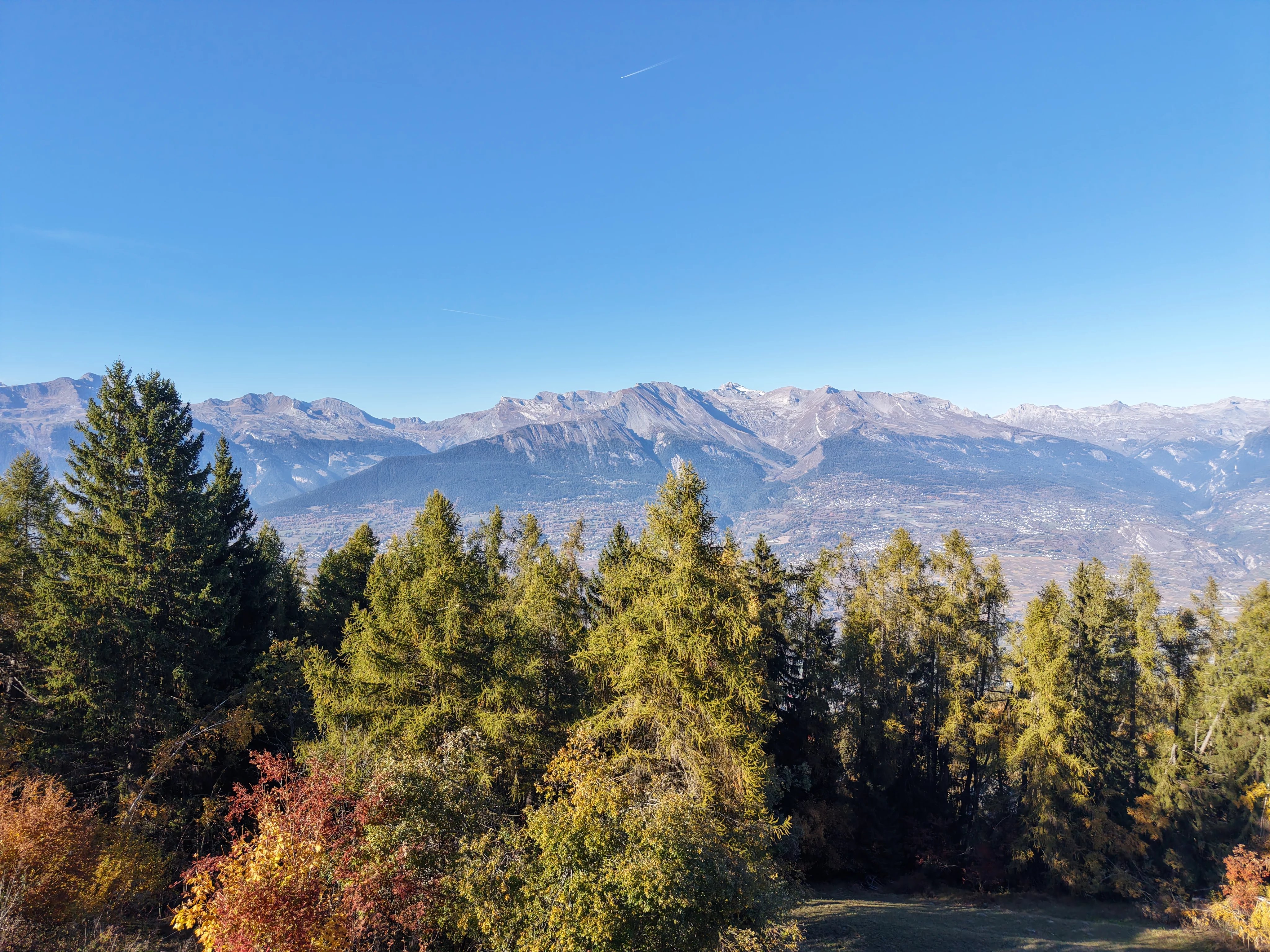 Domaine exceptionnel et exclusif entièrement rénové au coeur des Alpes Valaisannes