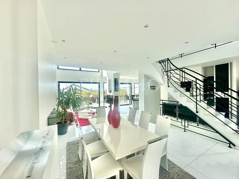 4281 - Maison moderne Ormesson-sur-Marne