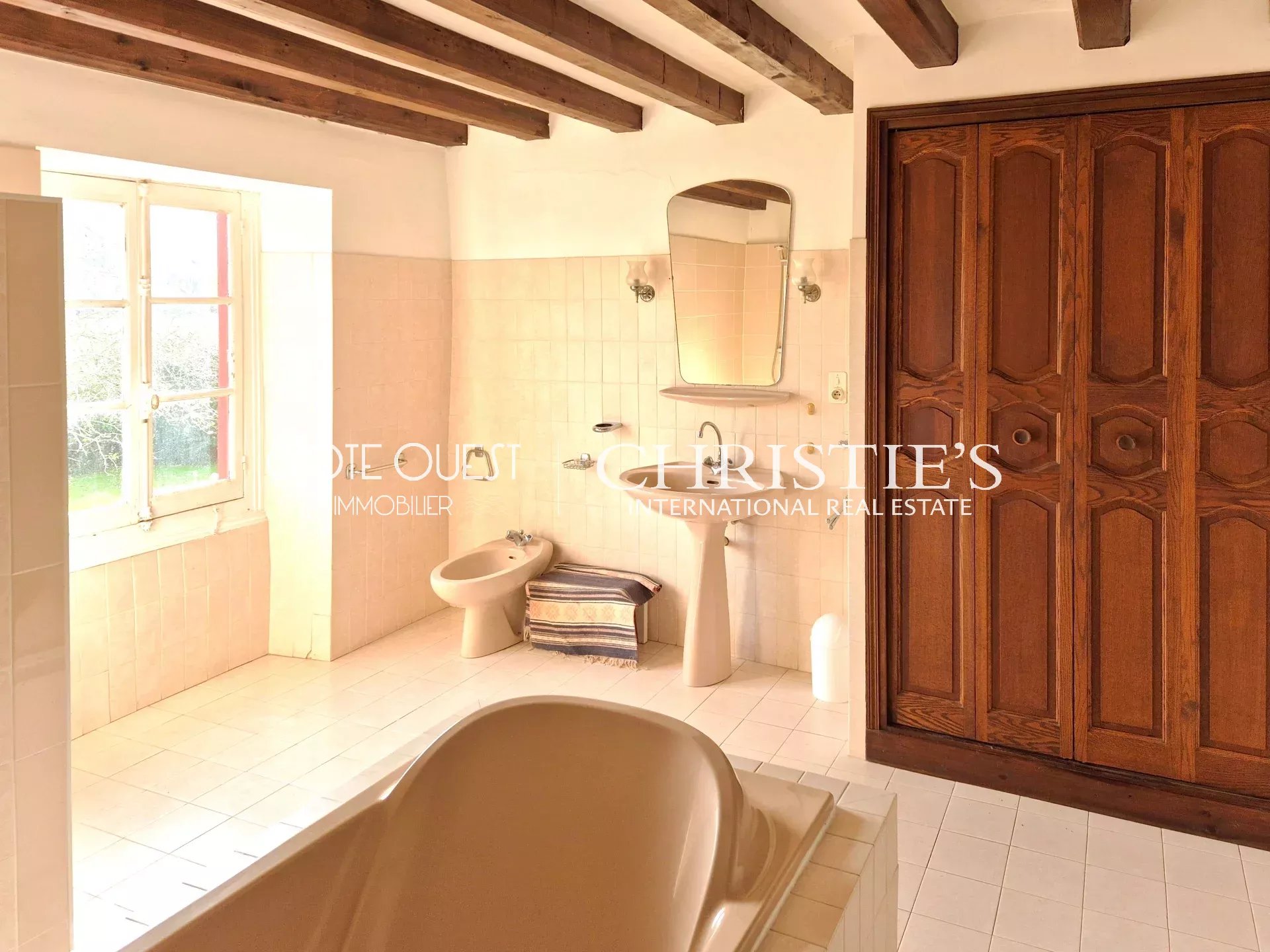 9 Bedroom Villa/Townhouse's Image 10