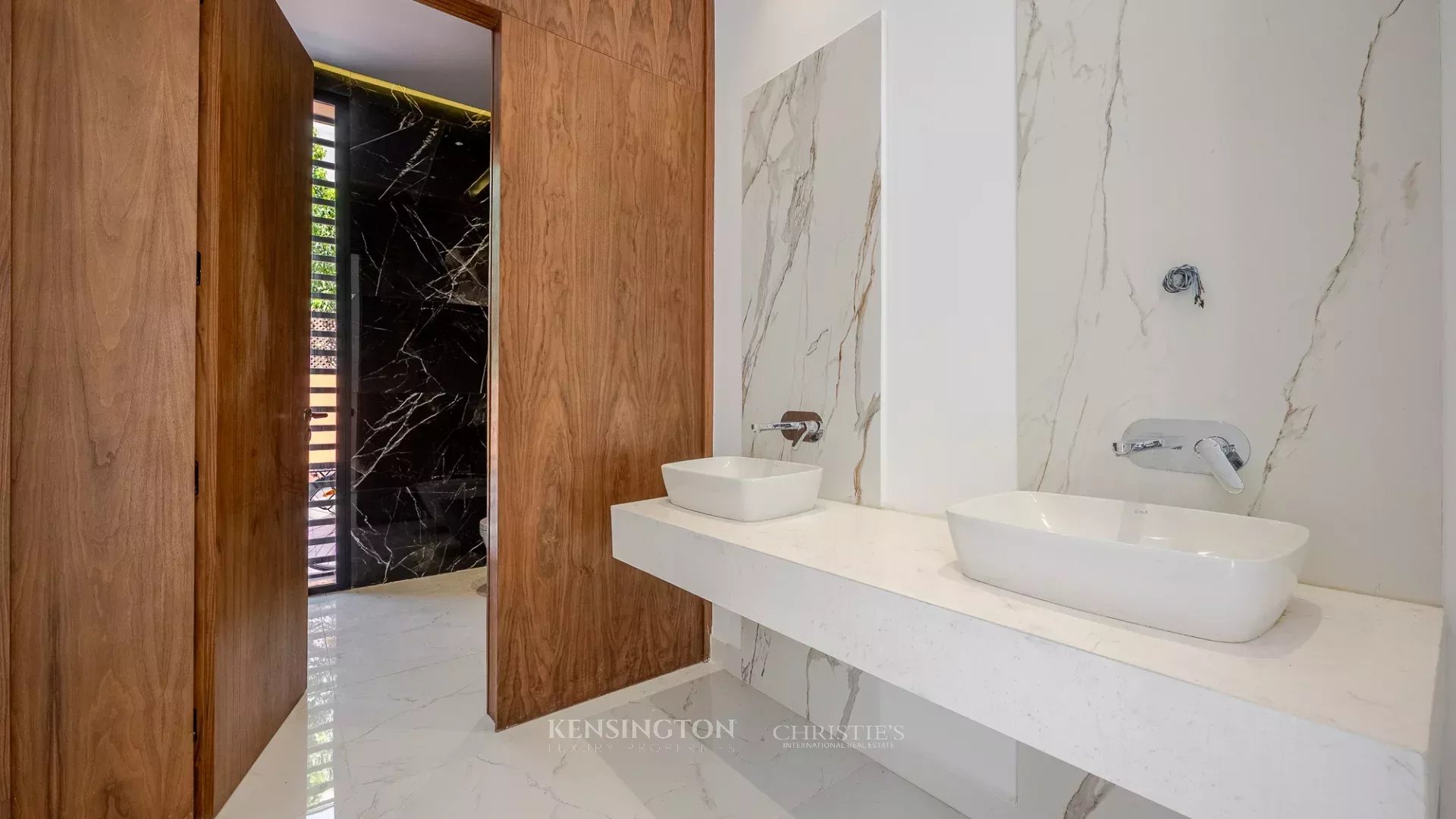 5 Bedroom Villa/Townhouse's Image 8