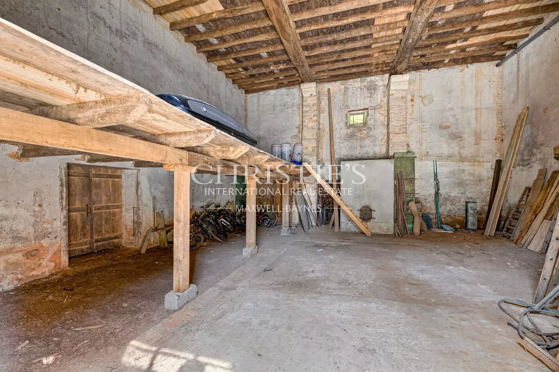 9 Bedroom Chateau's Image 23