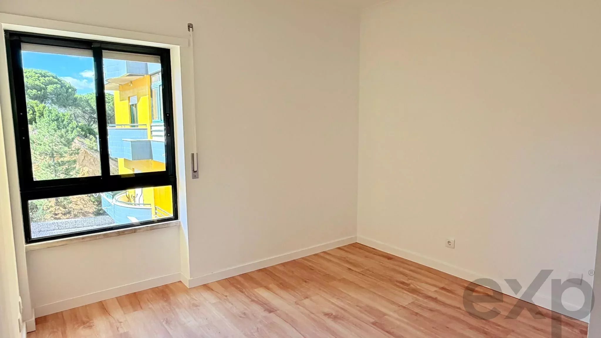 3-Bedroom Apartment T3 Feijó, Almada renovated 86914707 image 18