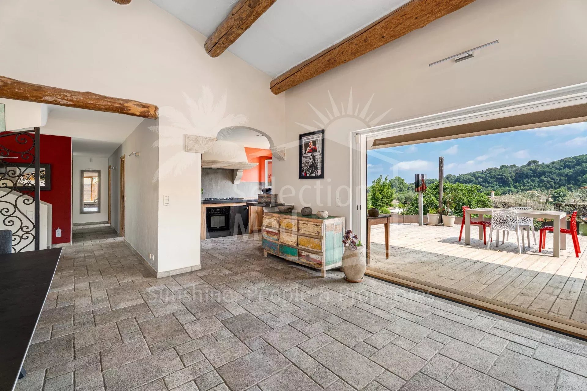 Villa contemporaine à vendre à Biot – Vue panoramique, piscine, studio indépendant