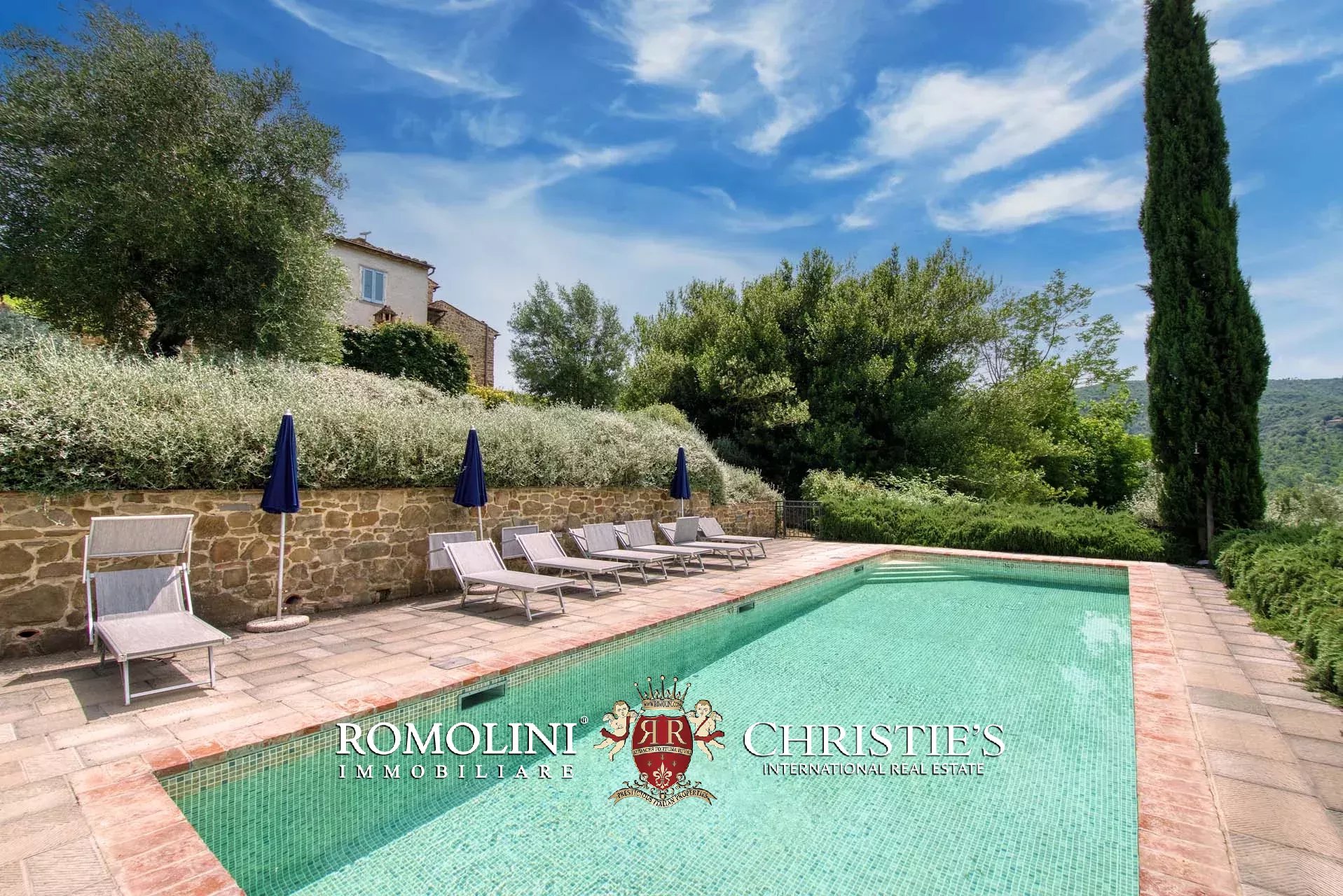 6 Bedroom Villa/Townhouse's Image 6