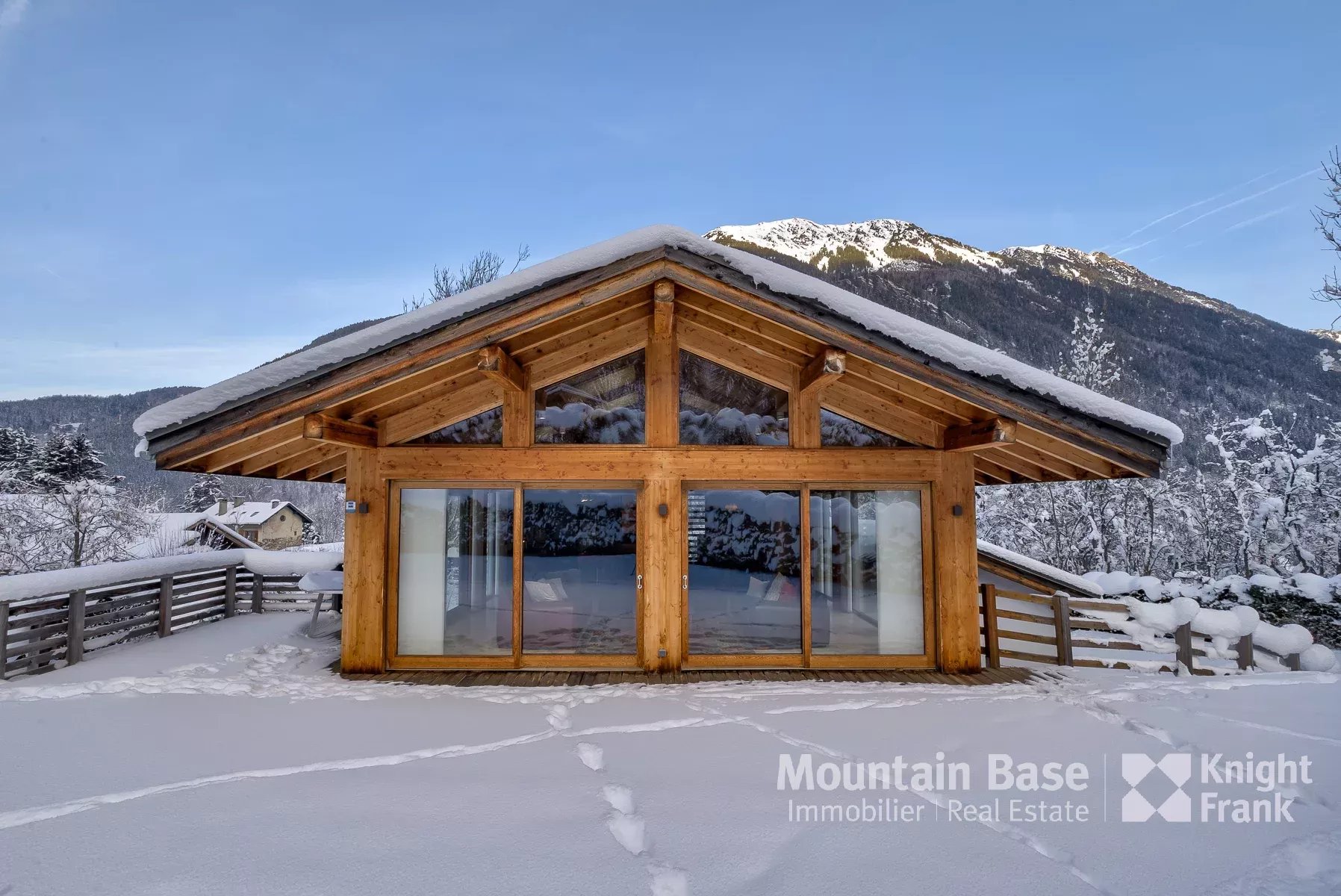 Photo of A 4-bedroom bright and modern chalet situated between Taconnaz and Les Houches