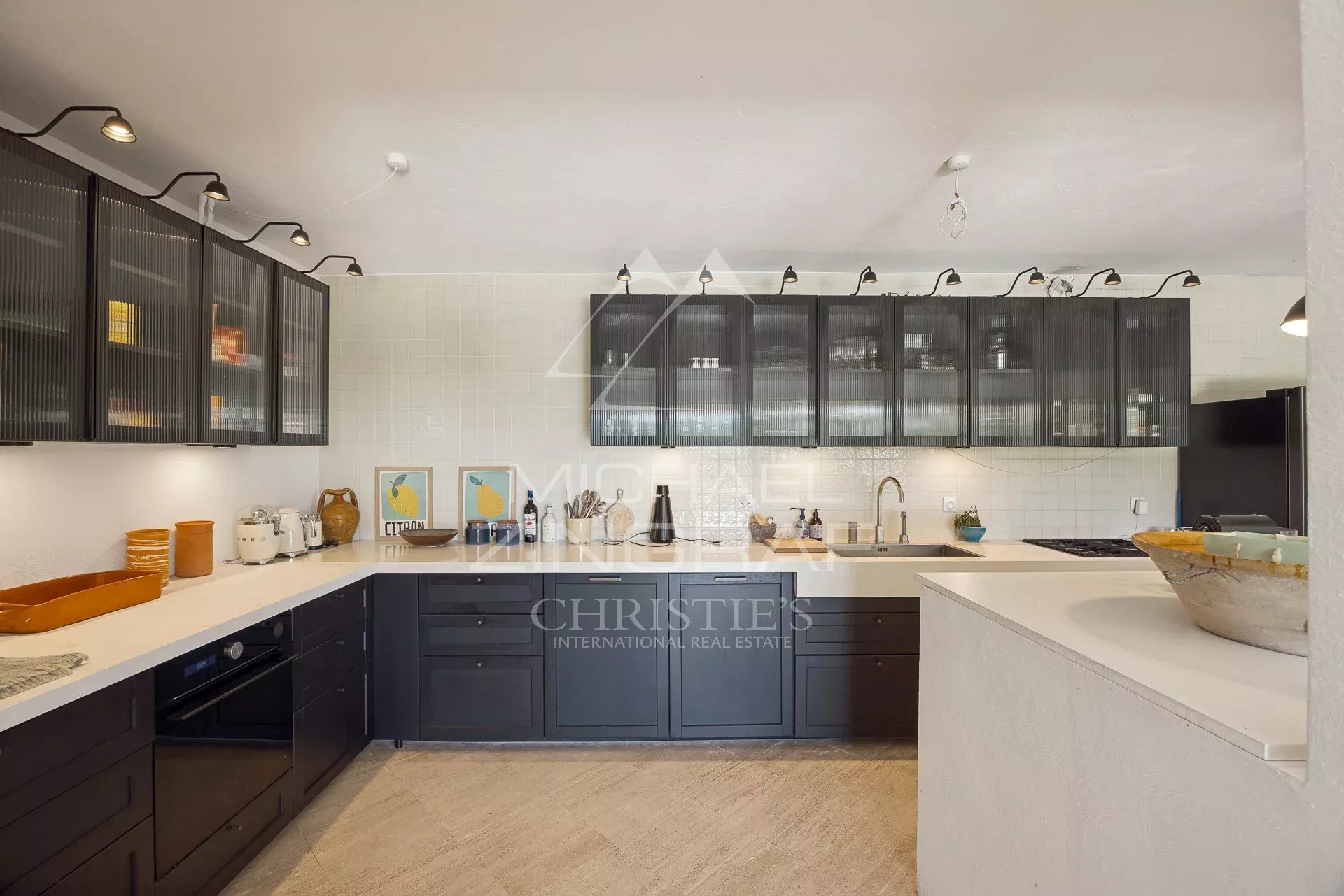 4 Bedroom Villa/Townhouse's Image 5