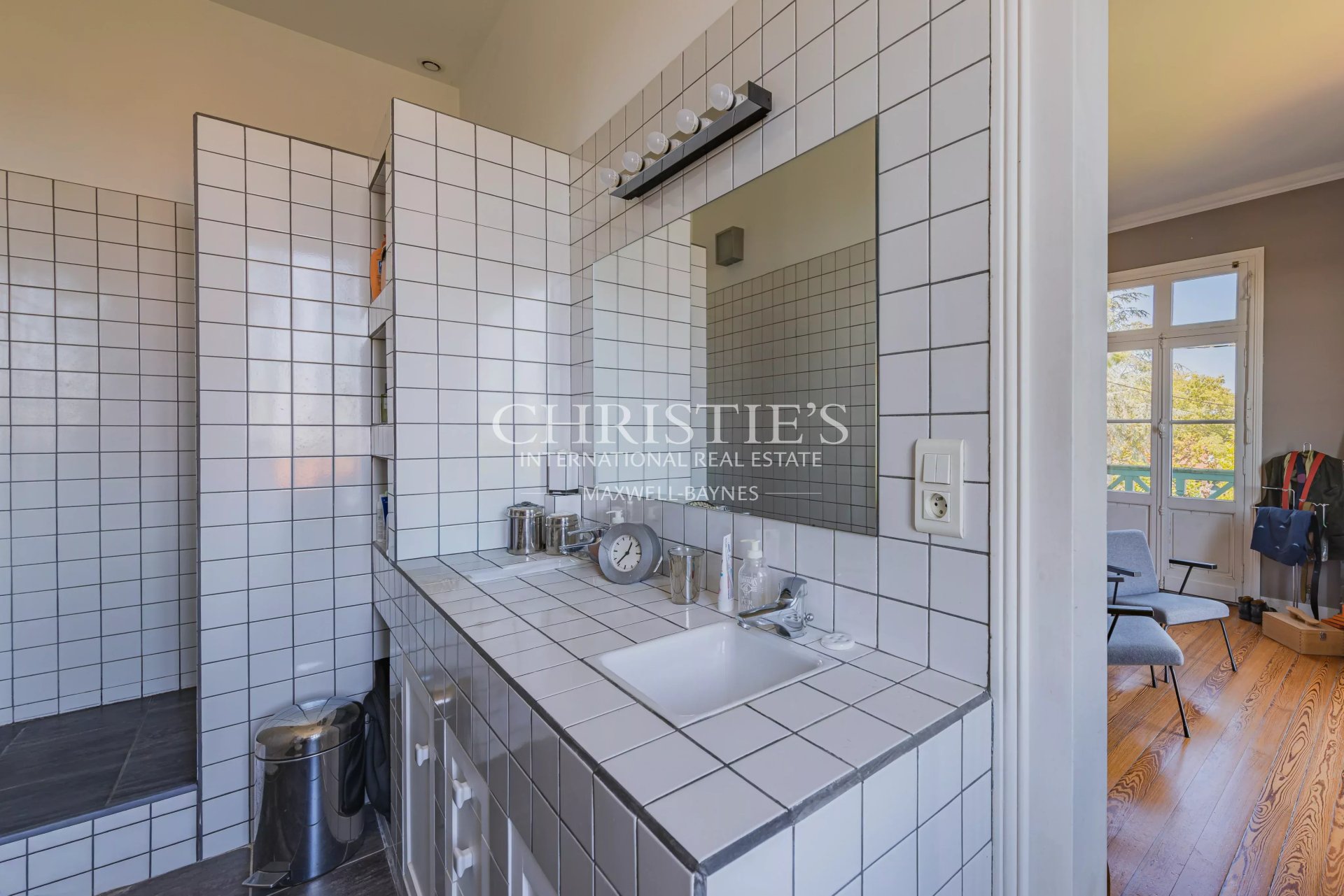 6 Bedroom Villa/Townhouse's Image 18
