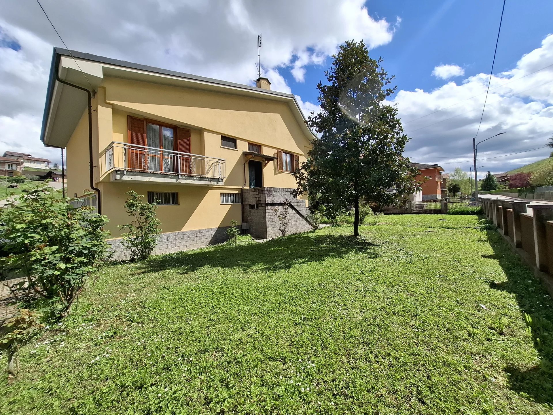 VILLA INDIEPENDENTE A CASTELLINALDO