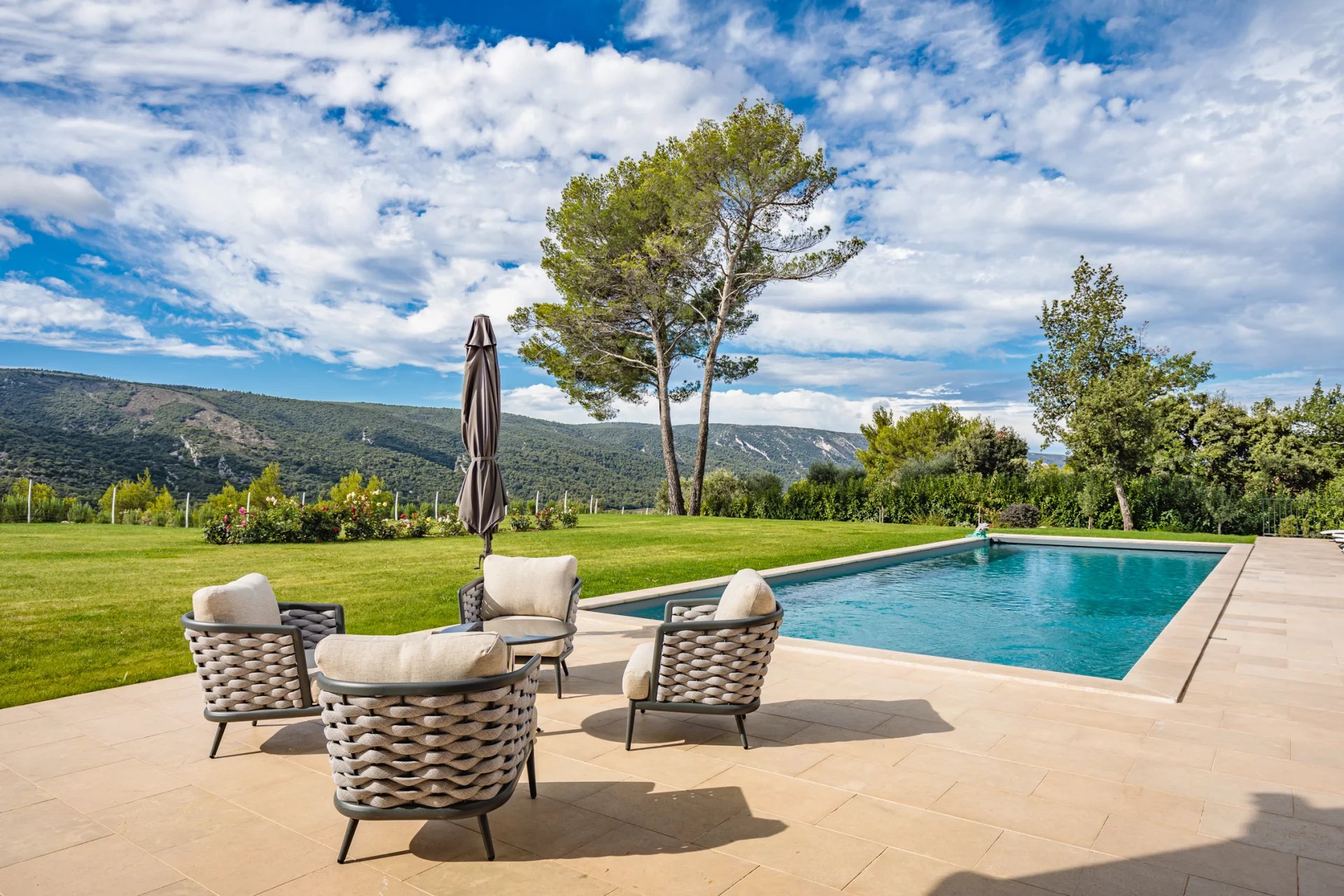 Ménerbes - Luxury neo-Provençal villa