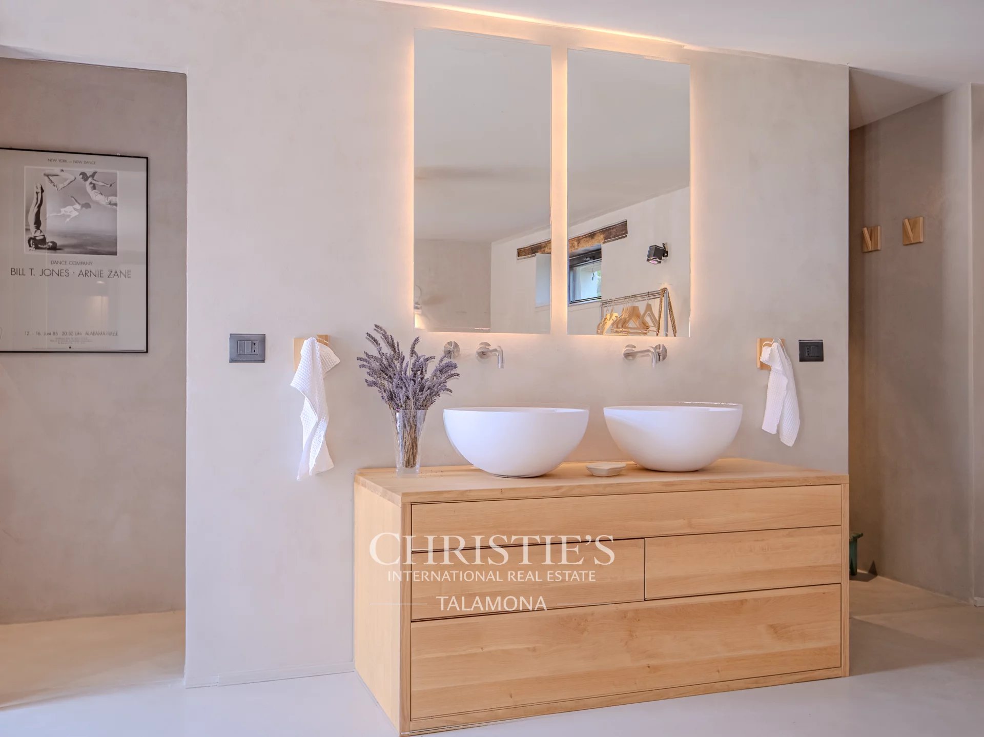 4 Bedroom Villa/Townhouse's Image 35