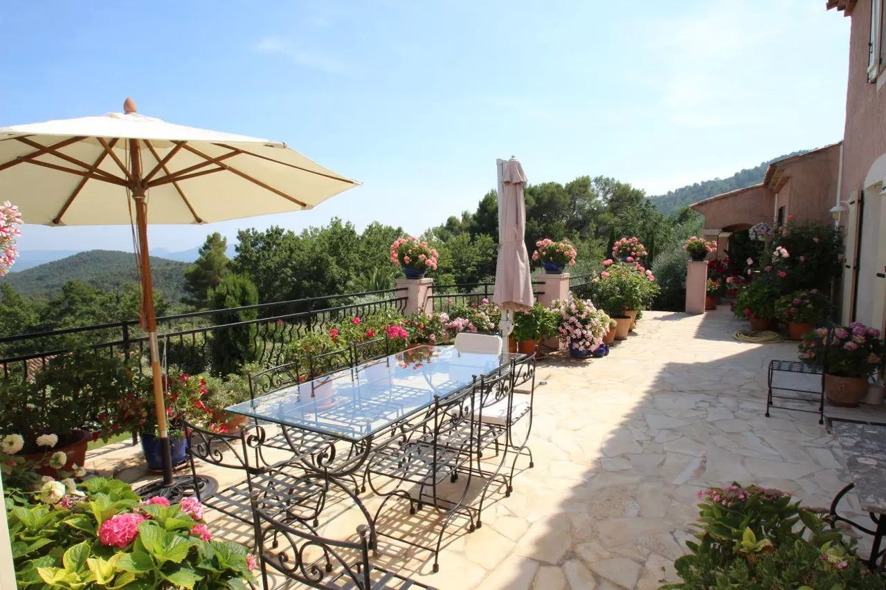 Villa with panoramic views - Seillans