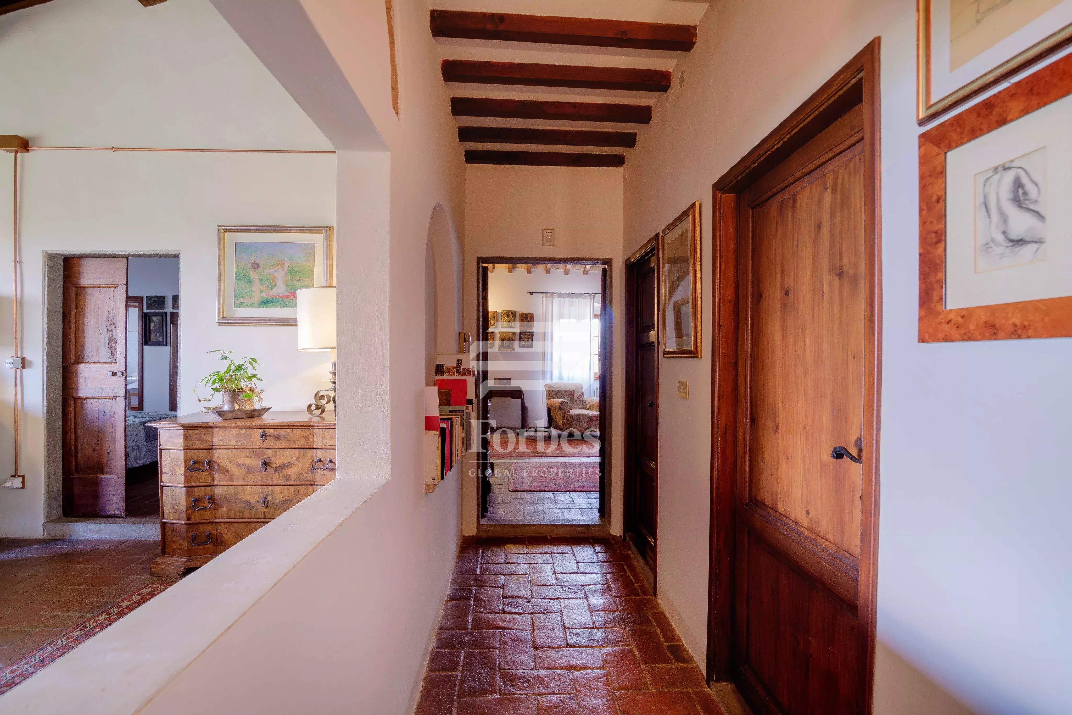 Farmhouse for sale in Tuscany, just minutes from Florence