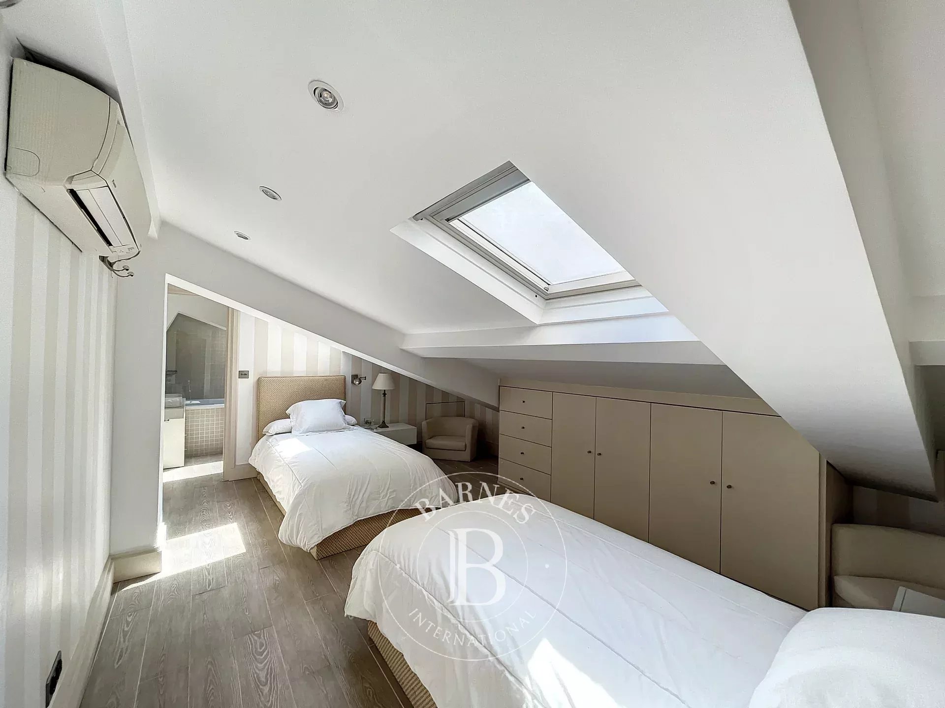 Daire Paris 8ème - picture 11