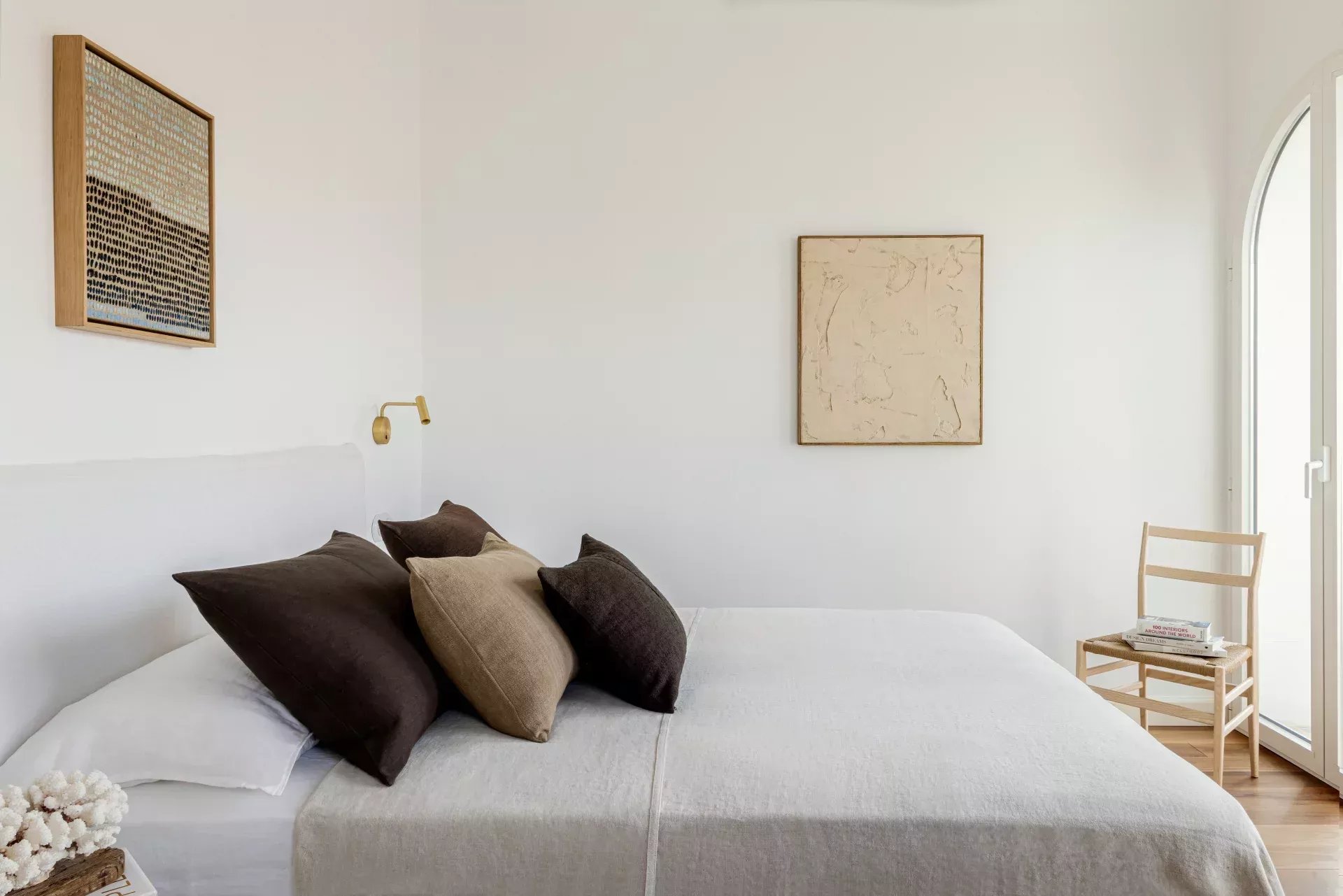 Sunlit Ático with a Seamless Flow to Your Airy Mykonian Terrace - picture 17