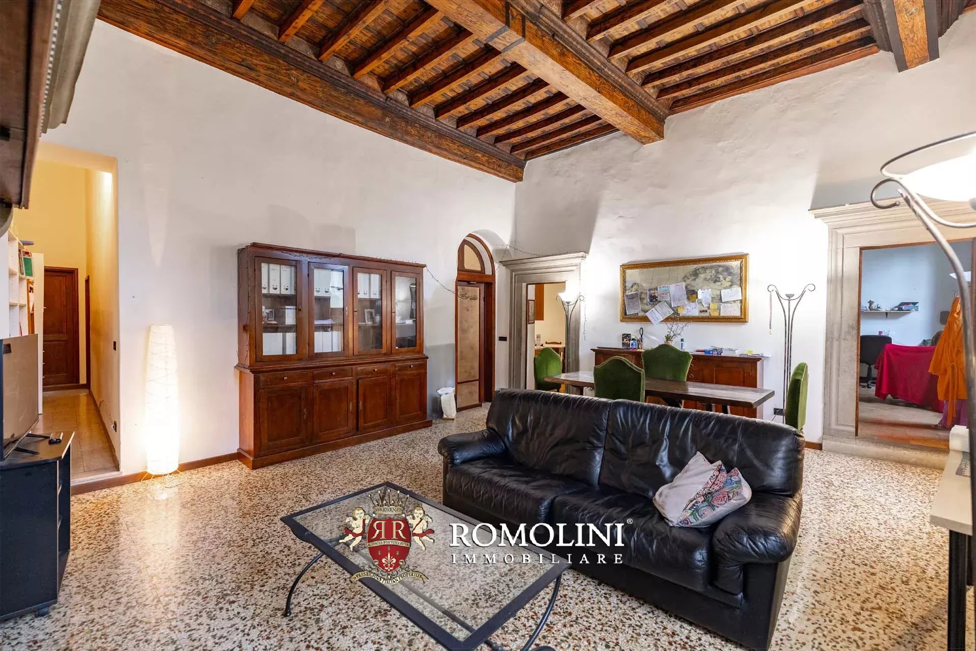 8 Bedroom Villa/Townhouse's Image 14
