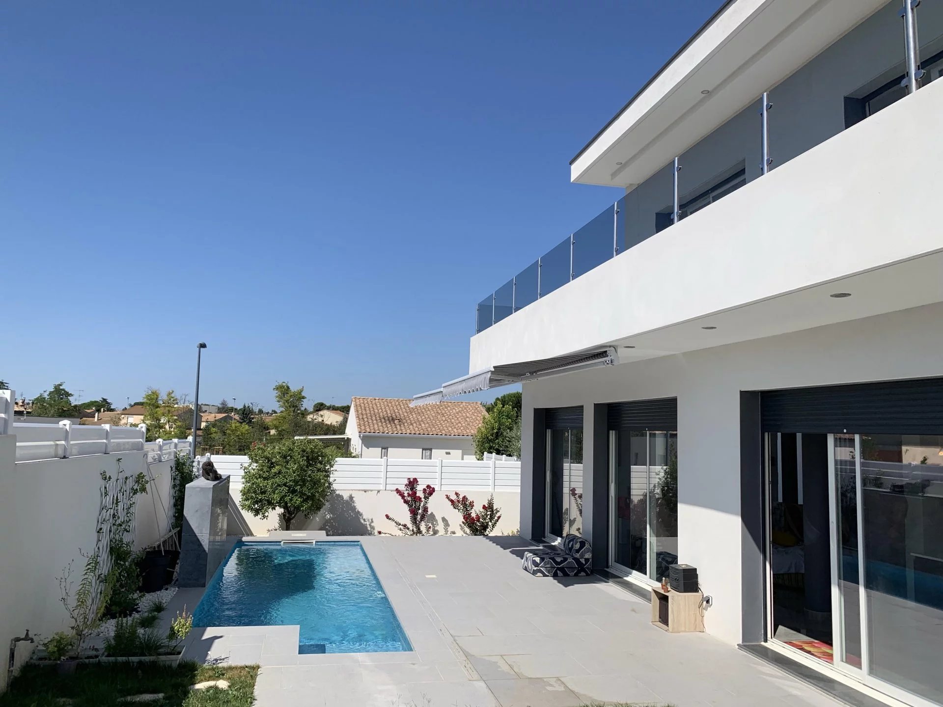 Béziers, villa moderne  202m² avec piscine et garage