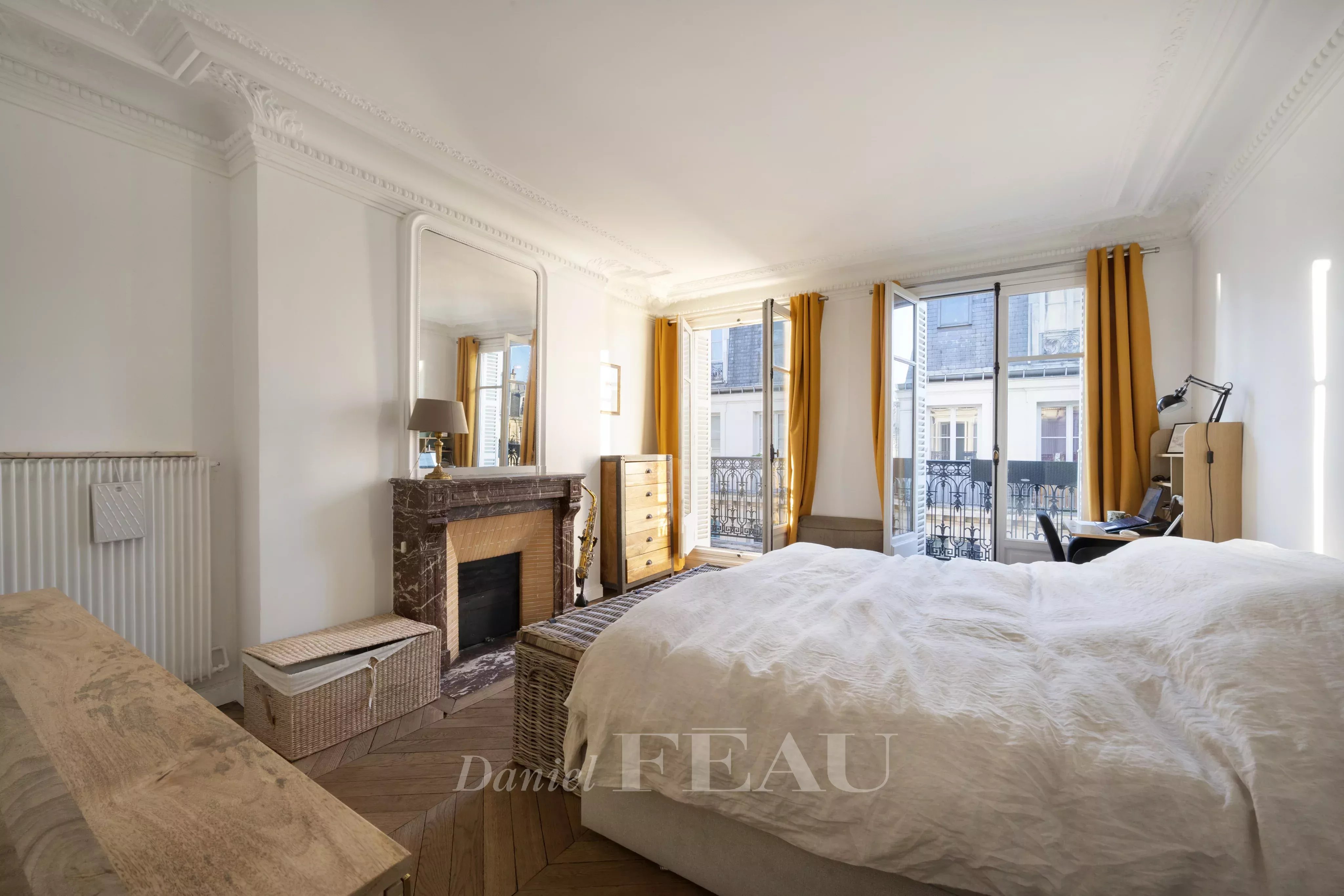 Sale Apartment Paris 4th