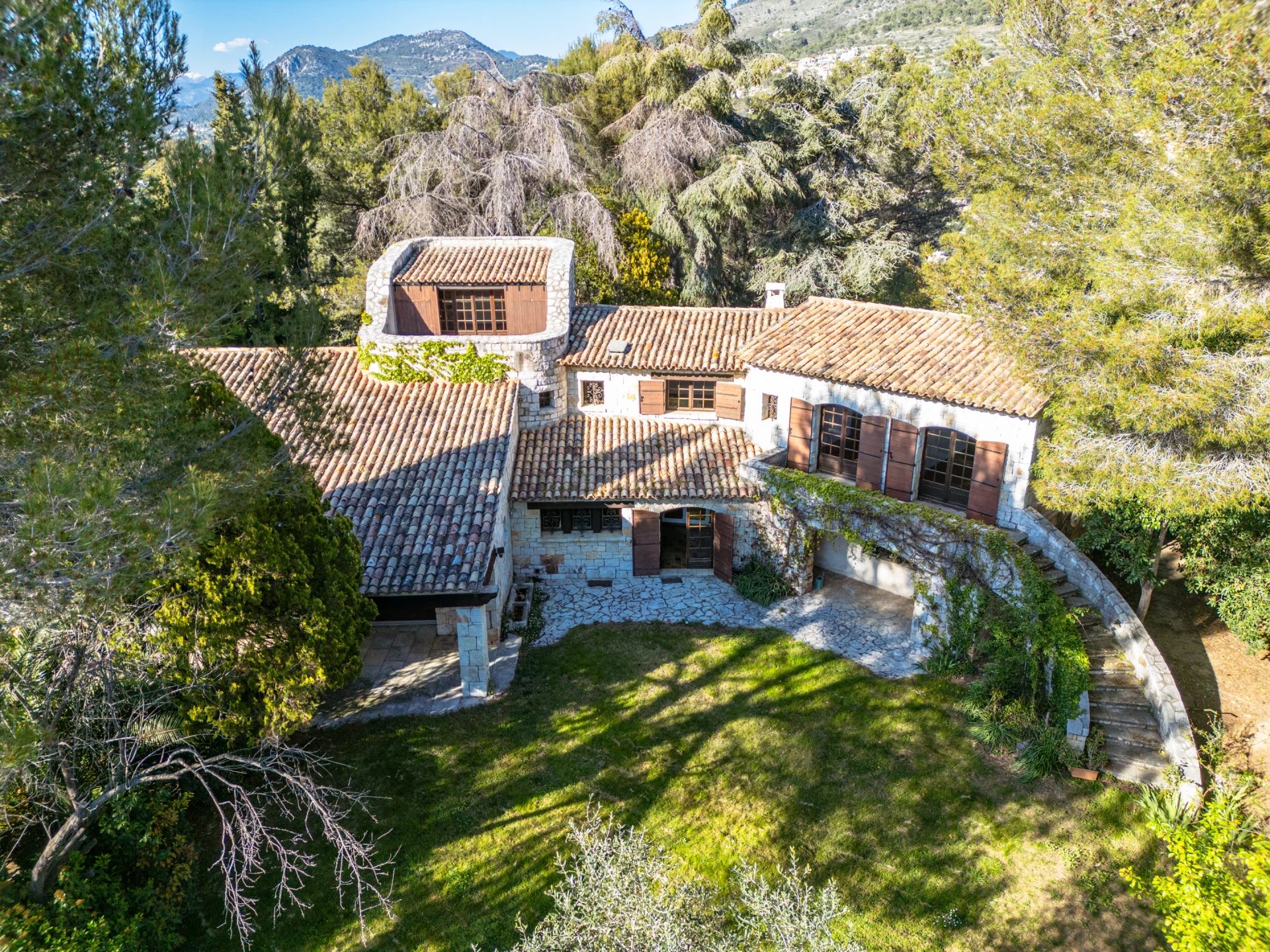 Sell villa 9P 437m2 Colomars