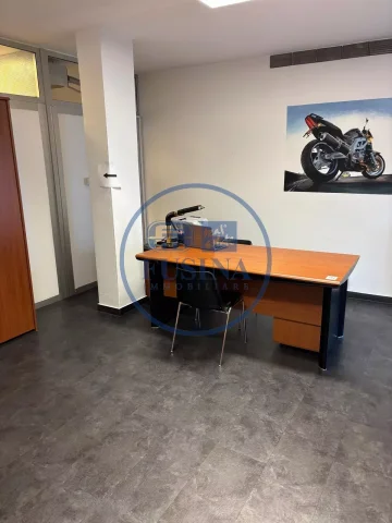 Negozio---Locale-commerciale-in-vendita---Bressanone-7