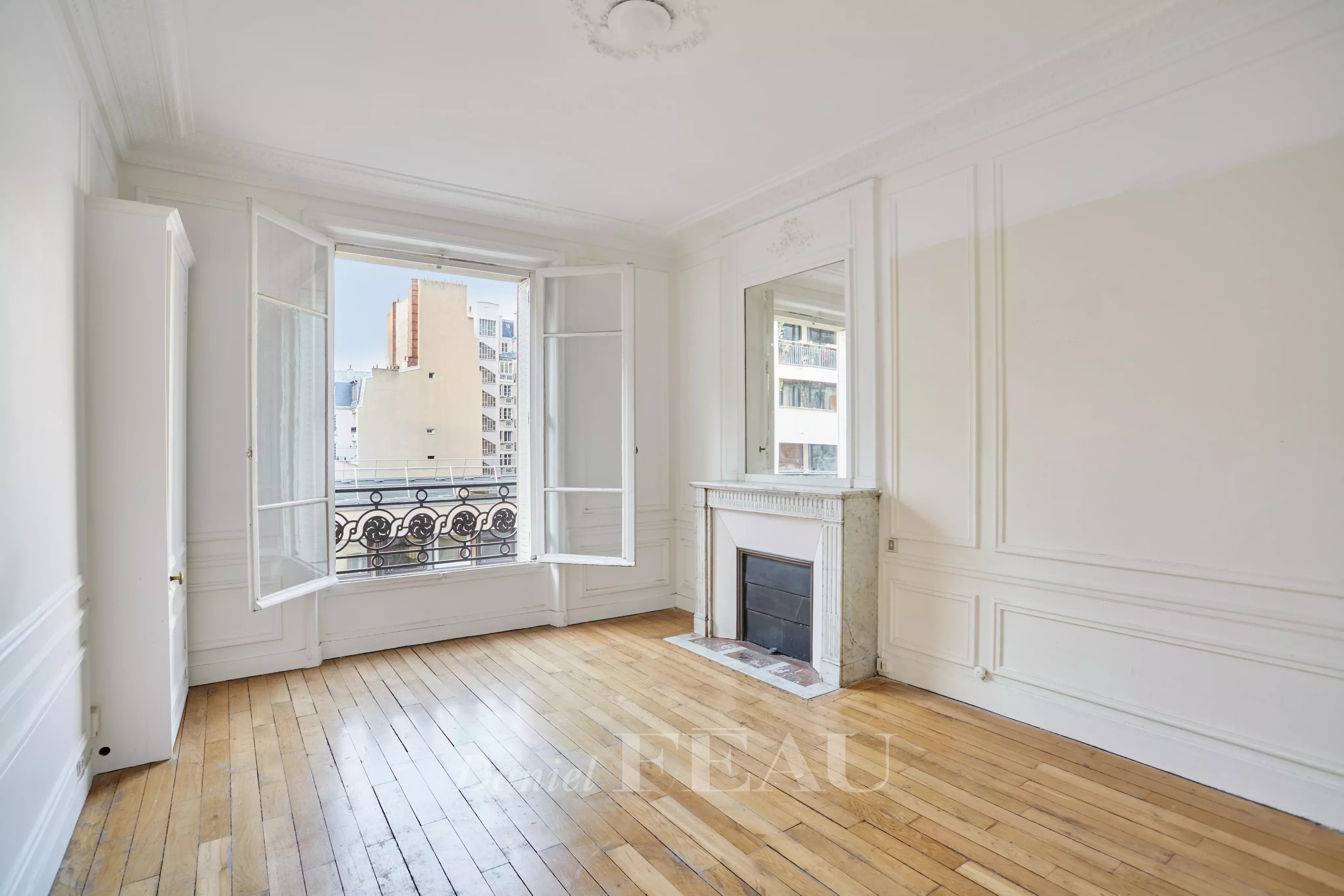 Sale Apartment Paris 7th
