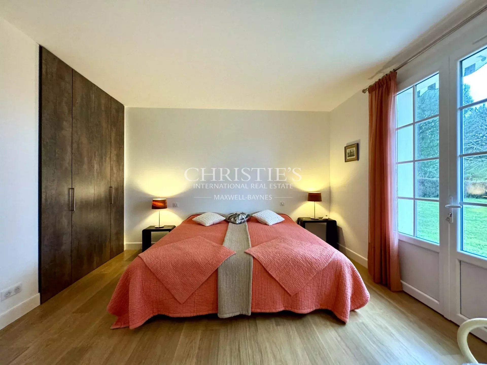 5 Bedroom Villa/Townhouse's Image 30