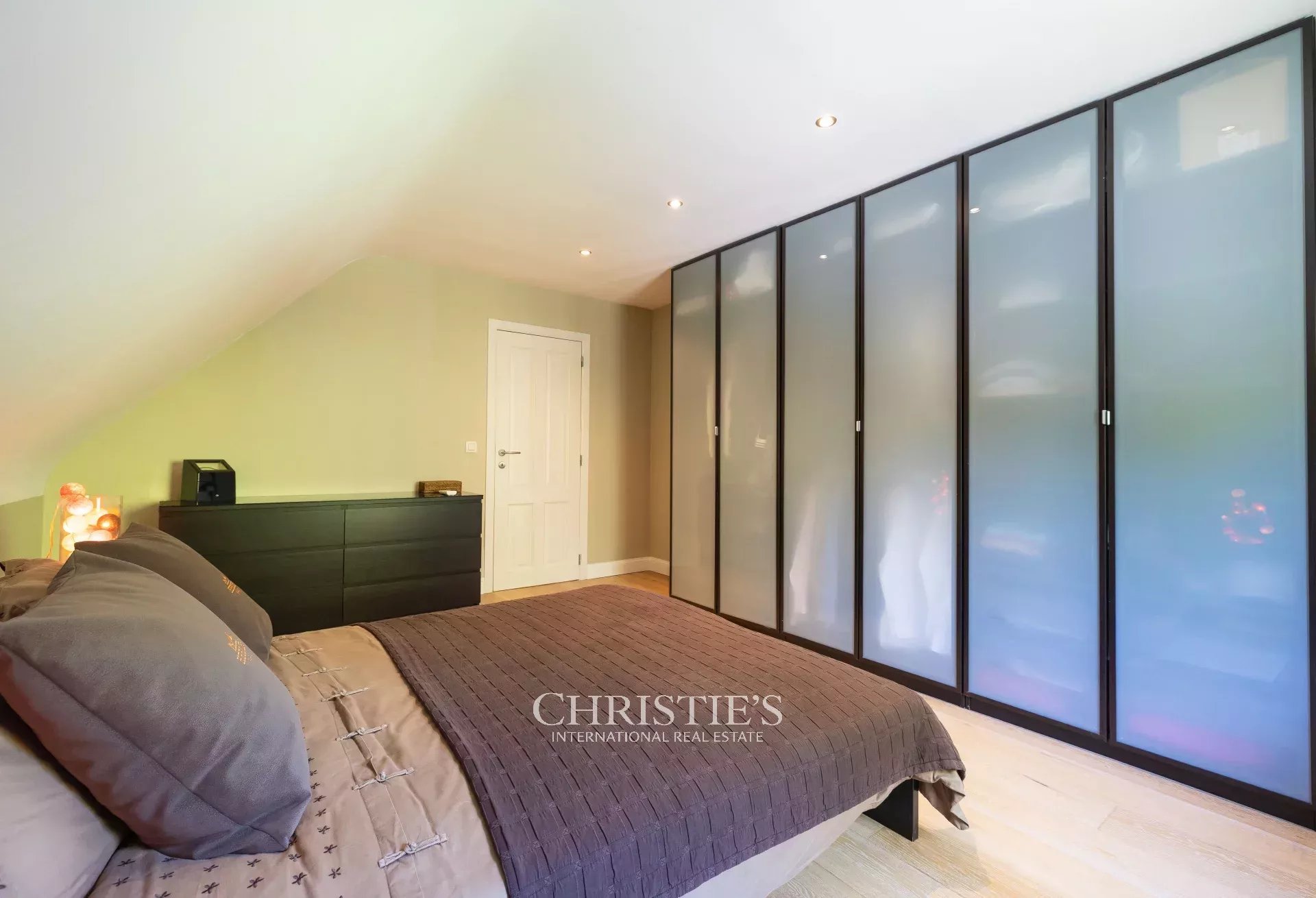 Bois du Hautmont – Gerenoveerde villa met 100 m² kantoor/afzonderlijk appartement