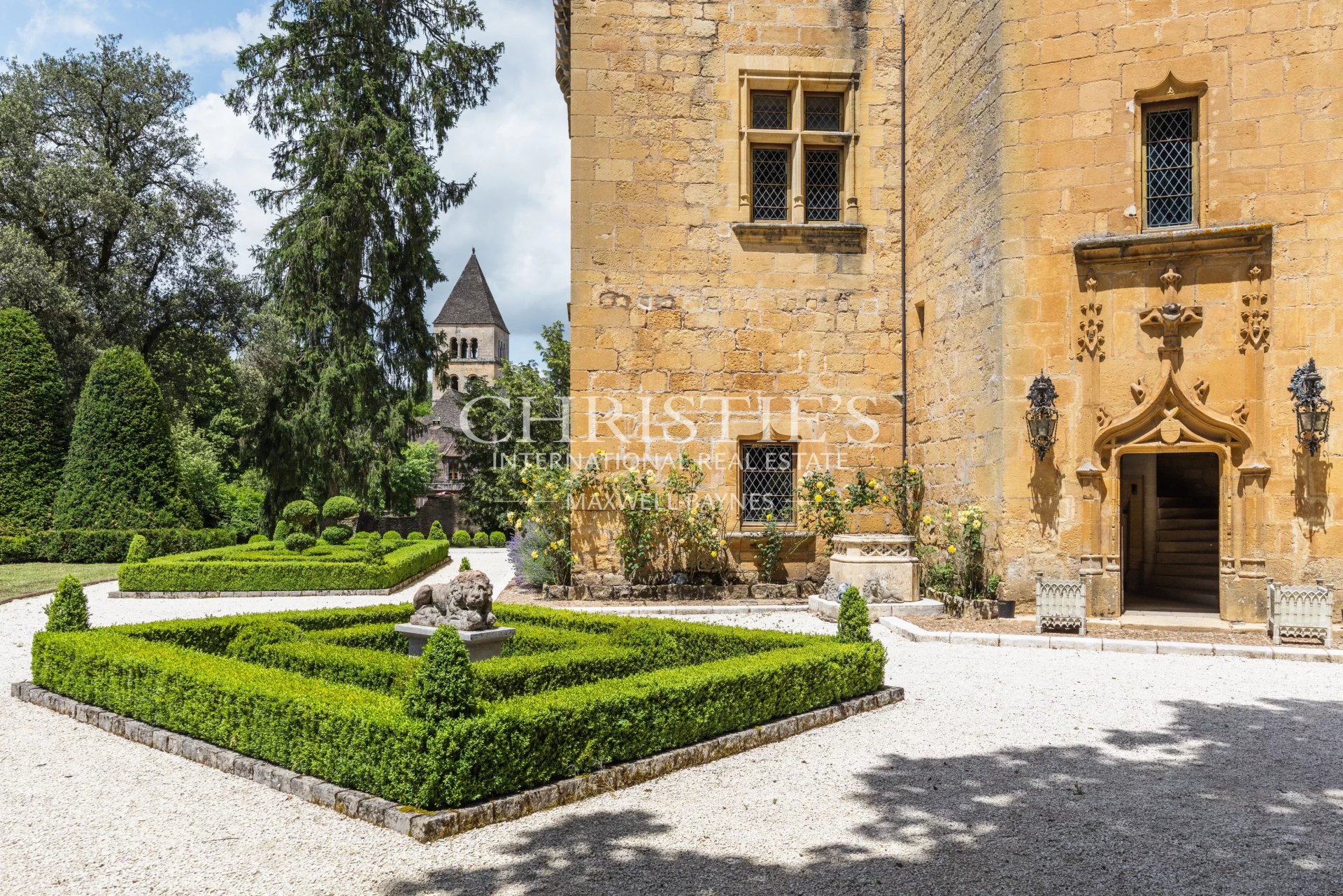10 Bedroom Chateau's Image 31
