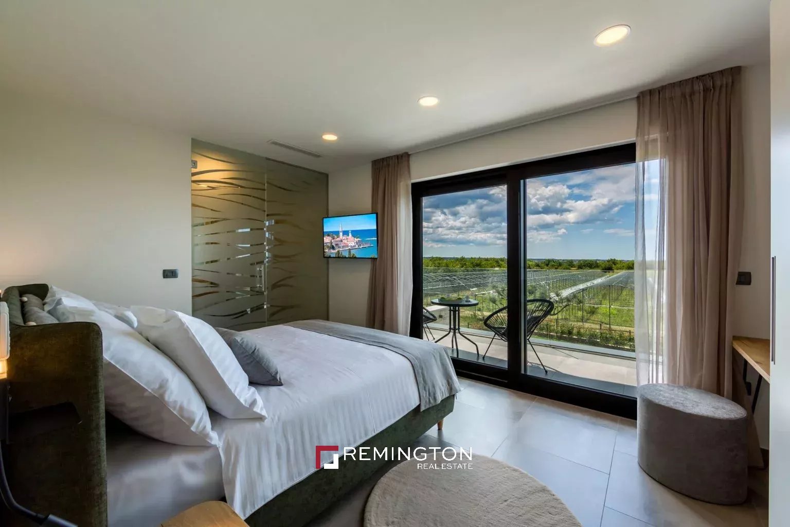 5 Bedroom Villa/Townhouse's Image 12