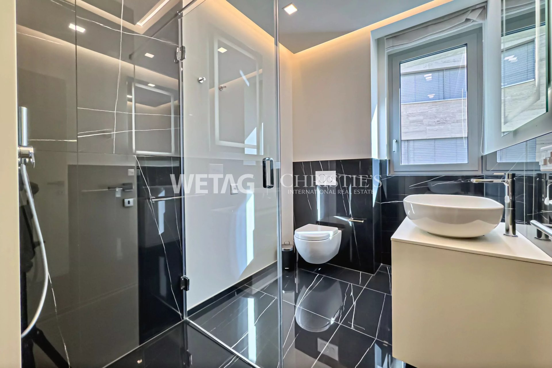 2 Bedroom Apartment/Flat's Image 3