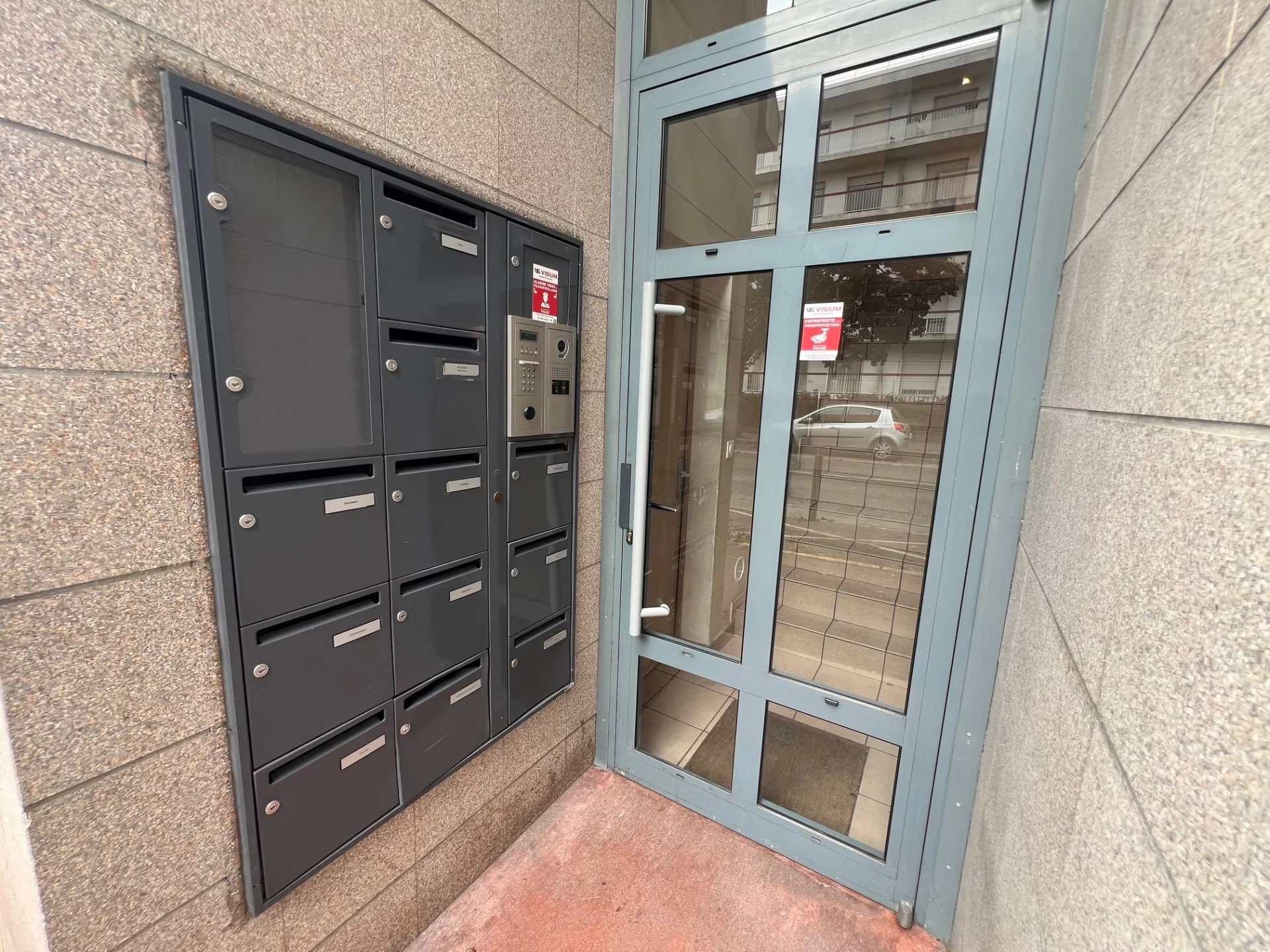 A SAISIR ! F2 - balcon - Parking