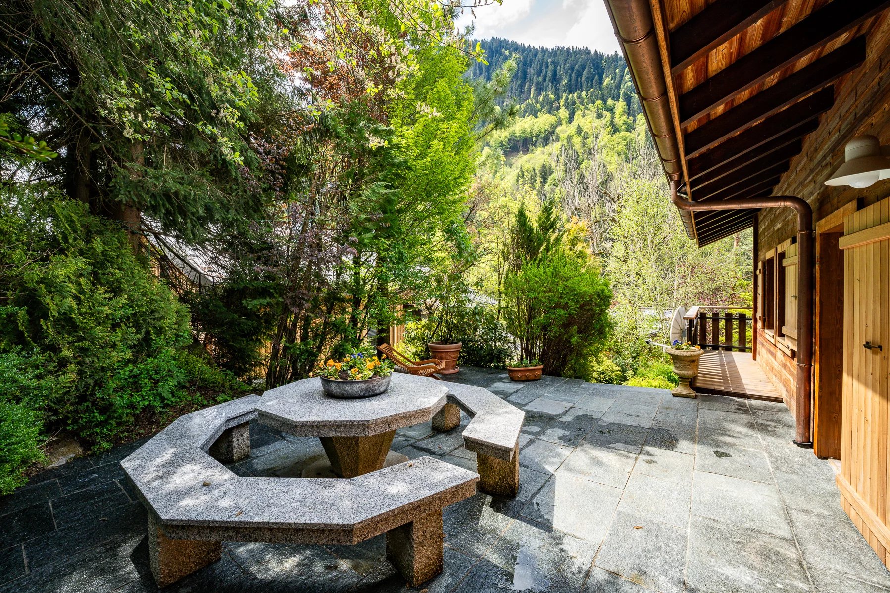Photo of MORZINE - Elegant 5 bedroom chalet in Morzine