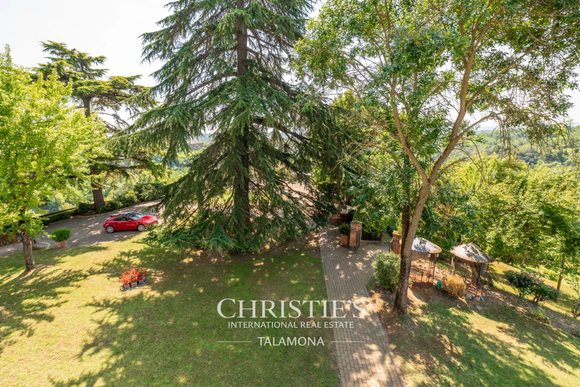 10 Bedroom Villa/Townhouse's Image 71
