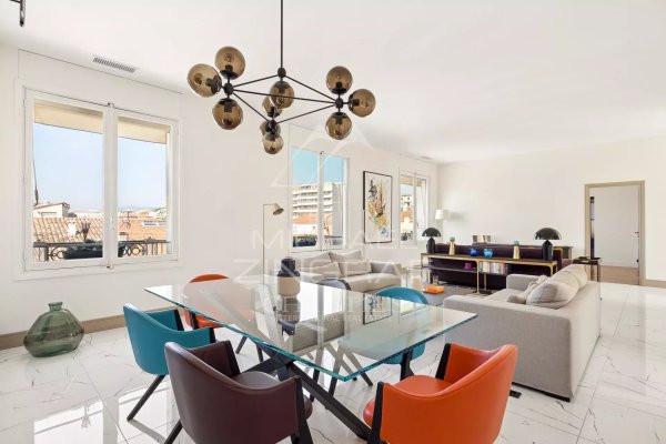 Four-Bedroom Apartment in the Heart of Cannes — photo 3