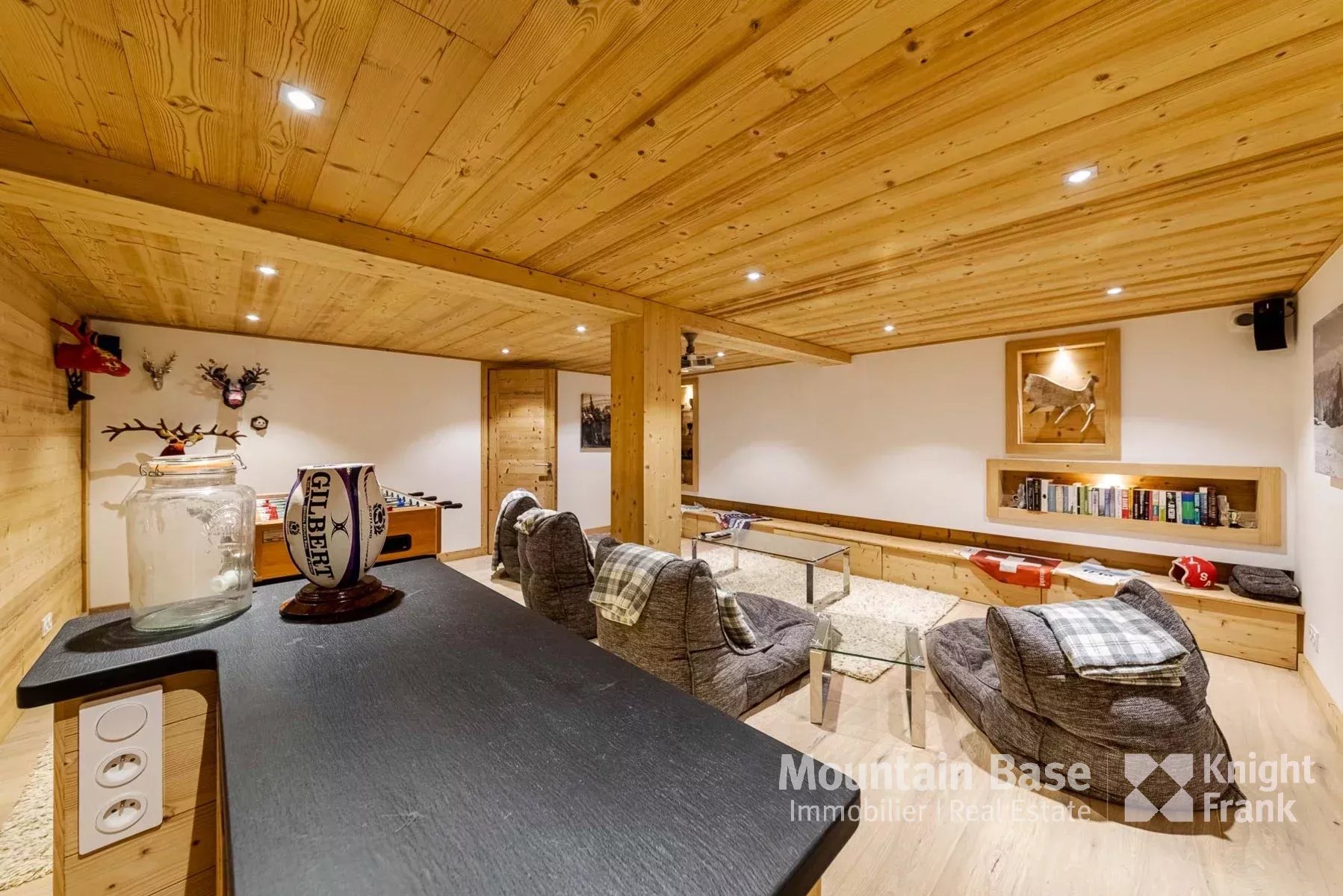 Photo of Stylish 5 bedroom chalet in central Morzine