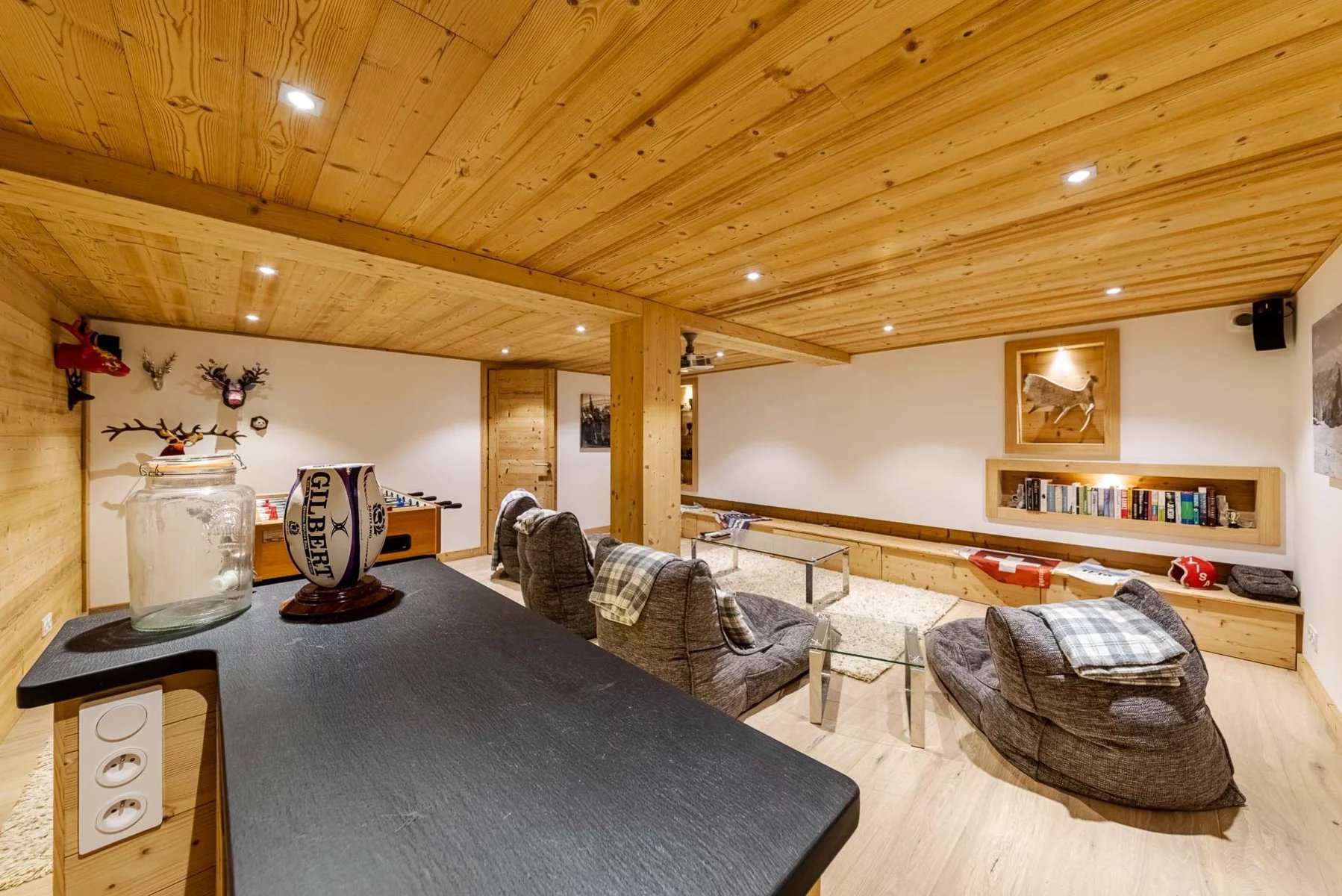 Photo of MORZINE - Stylish 5 bedroom chalet in central Morzine