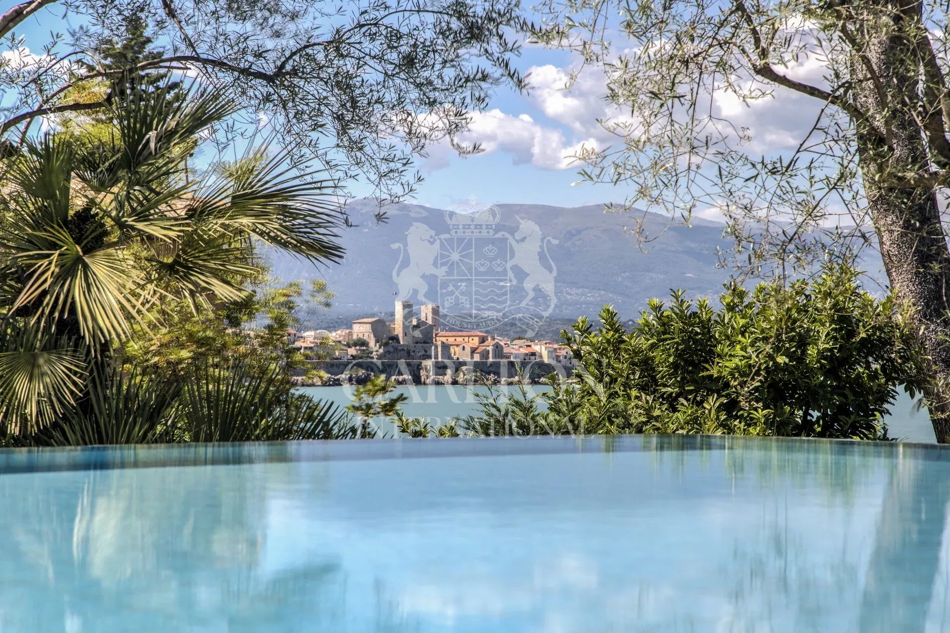 Cap d’Antibes: Villa de 6 chambres à pieds de la mer et des plages