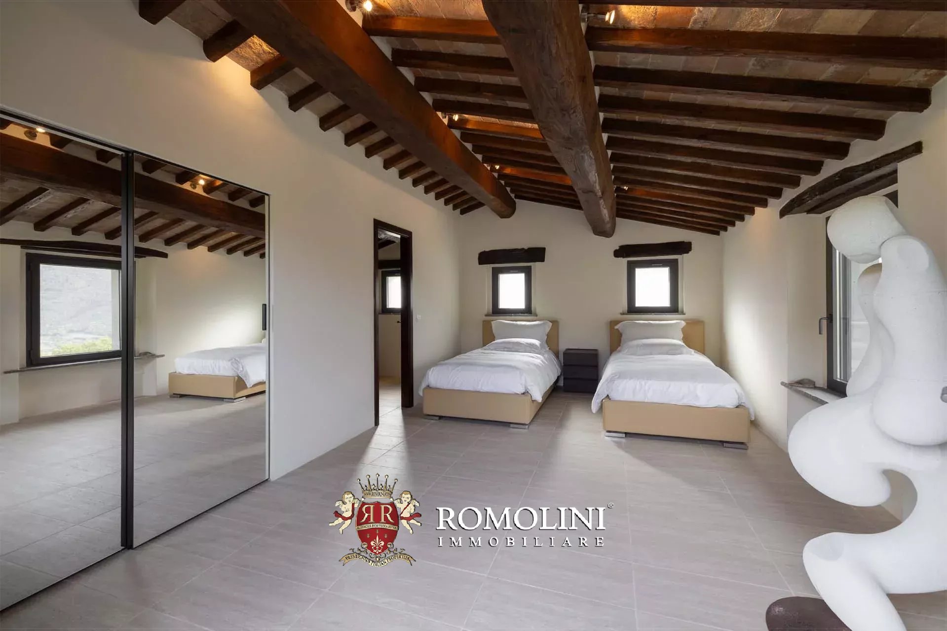 7 Bedroom Villa/Townhouse's Image 81