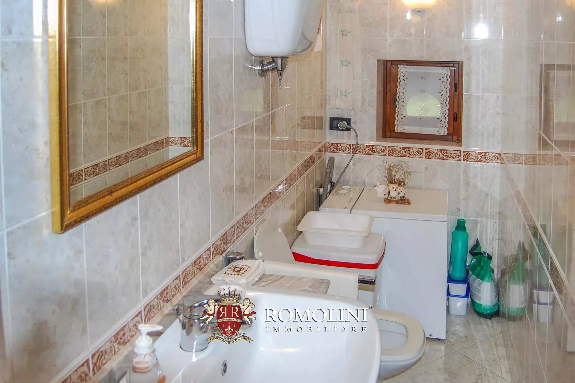 10 Bedroom Villa/Townhouse's Image 36
