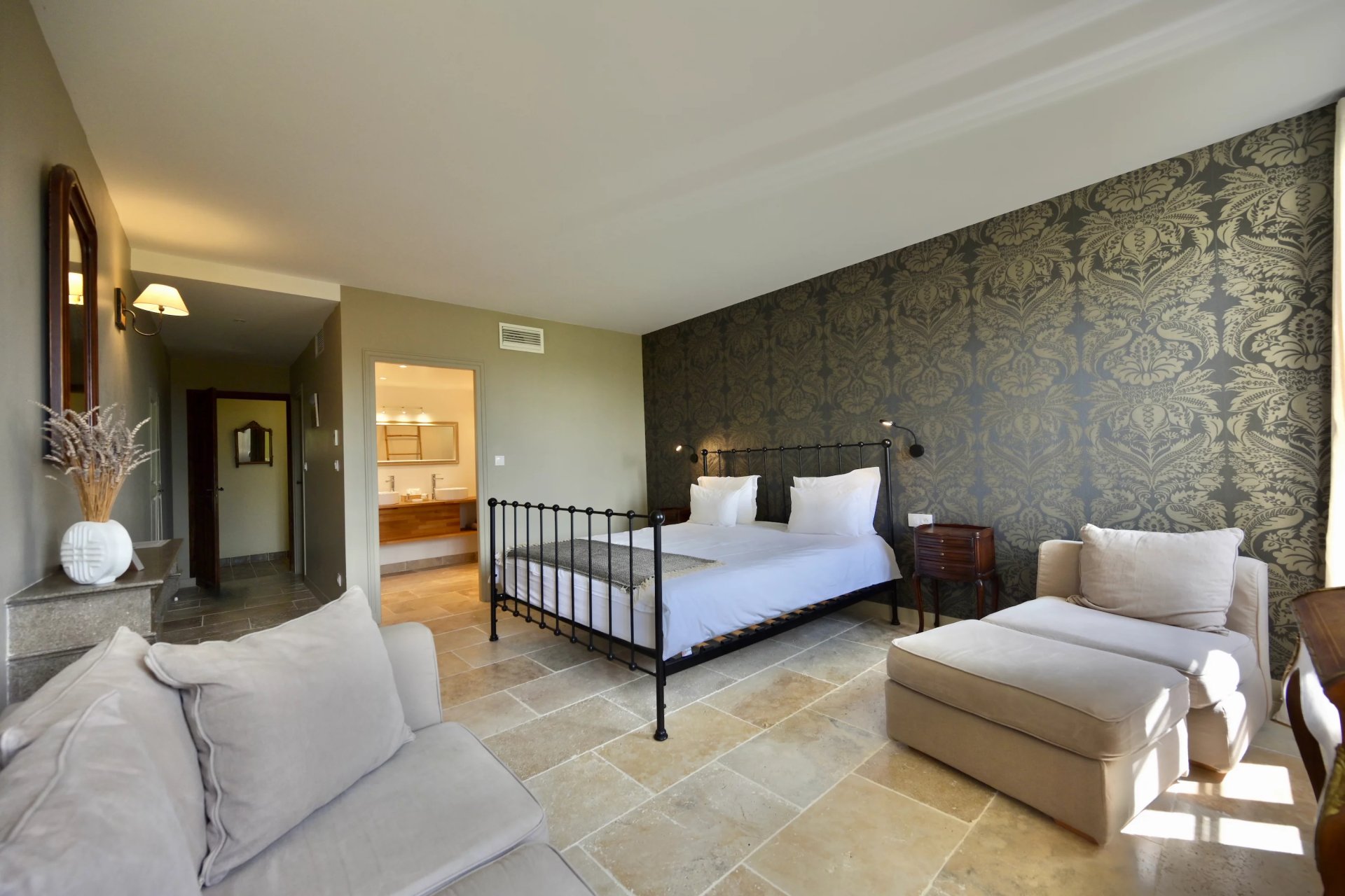 9 Bedroom Chateau's Image 14