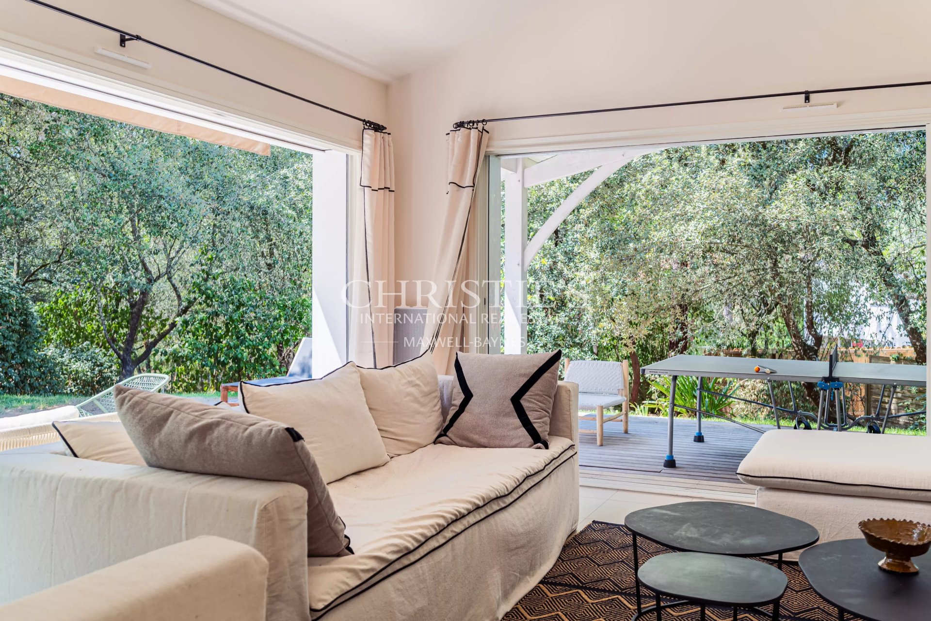6 Bedroom Villa/Townhouse's Image 7