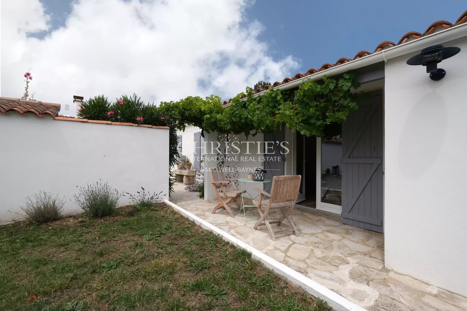 5 Bedroom Villa/Townhouse's Image 7