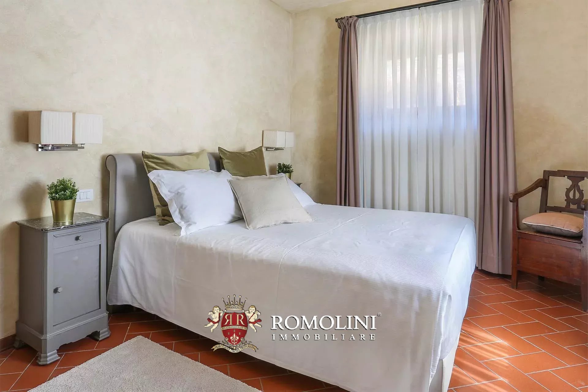 25 Bedroom Vineyard's Image 63