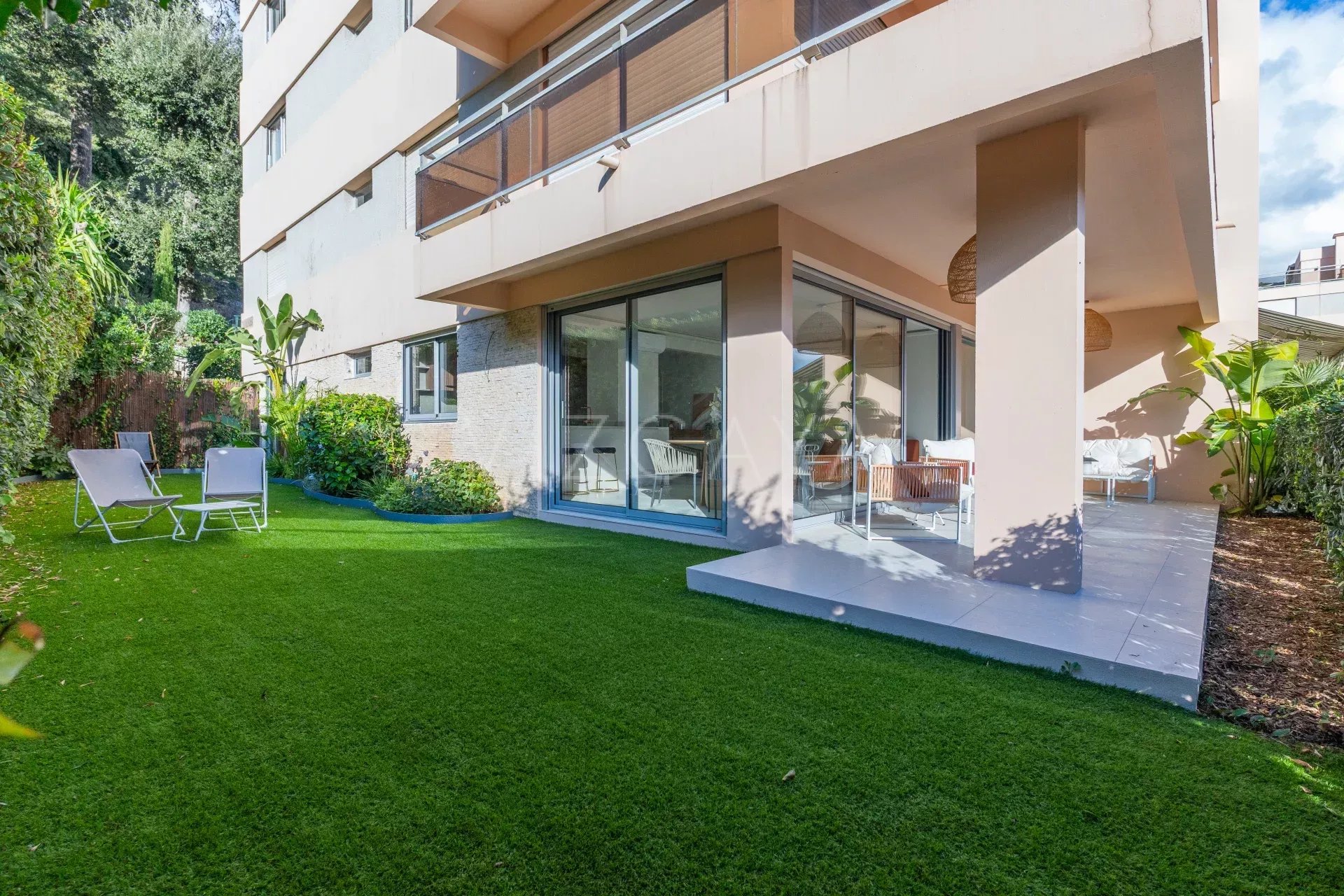 Rez-de-Jardin Haut de Gamme avec Aperçu Mer villefranche