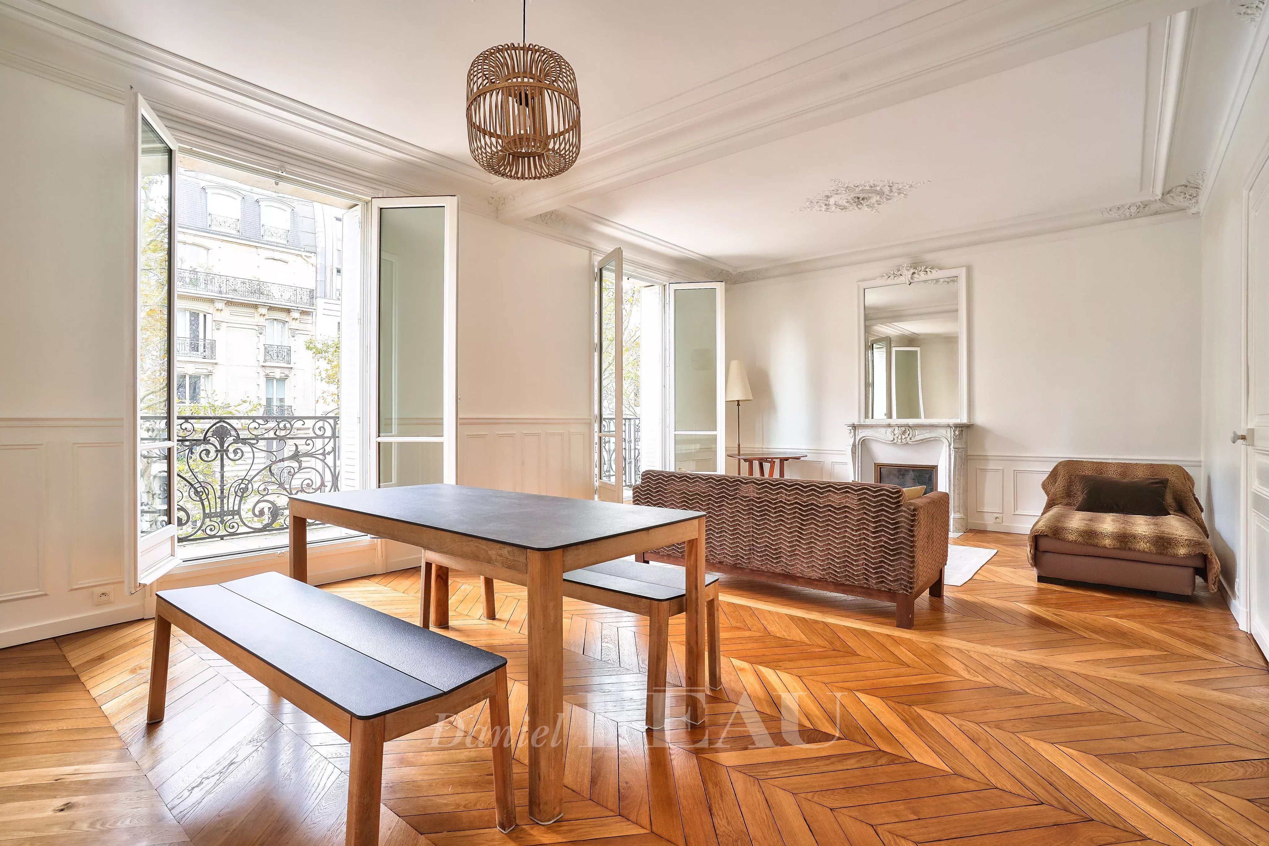 Boulogne Billancourt – A 4-room apartment with balconies