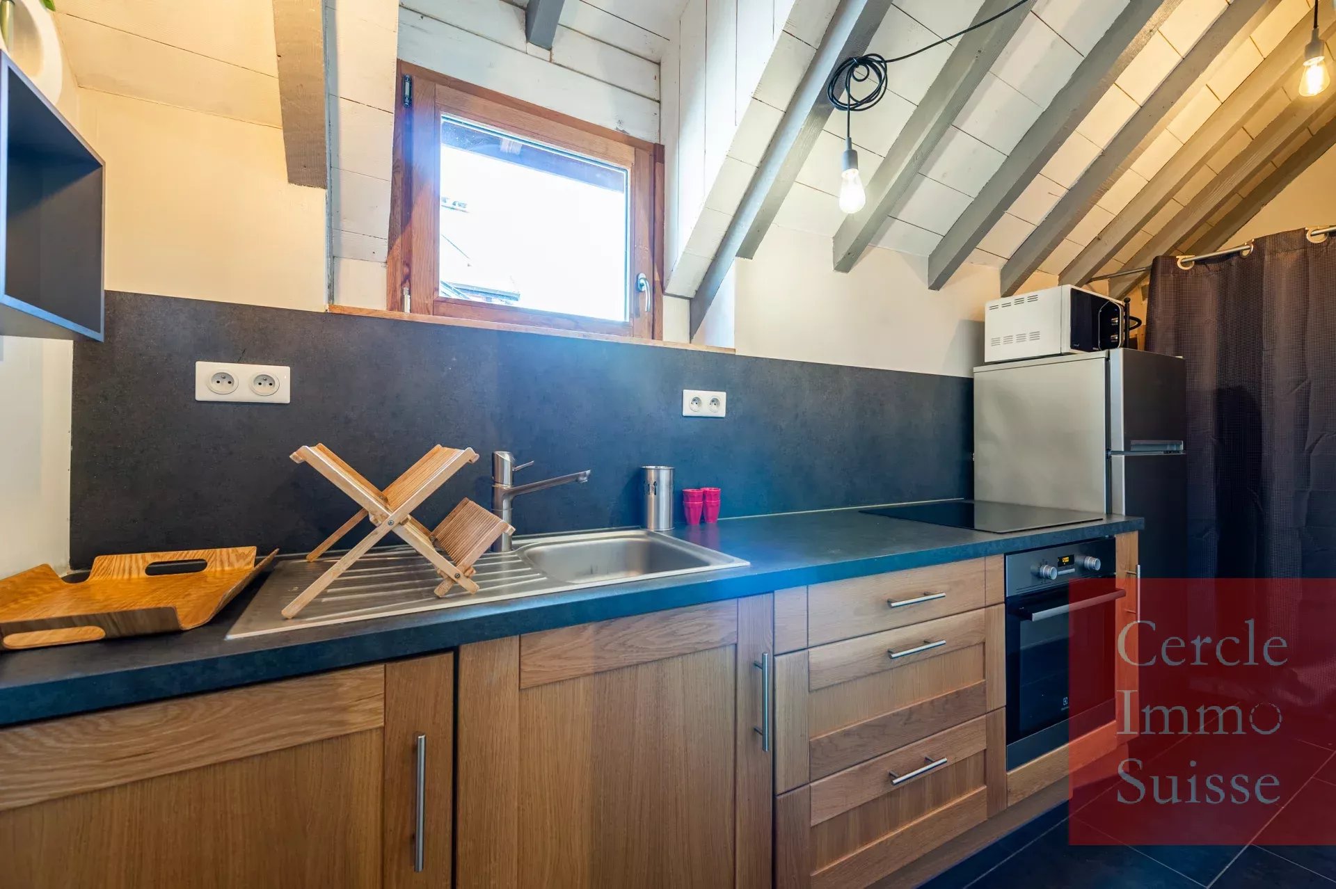 T3 Duplex à Vendre – Vue d’Exception en Vieille Ville d’Annecy - Photo 3