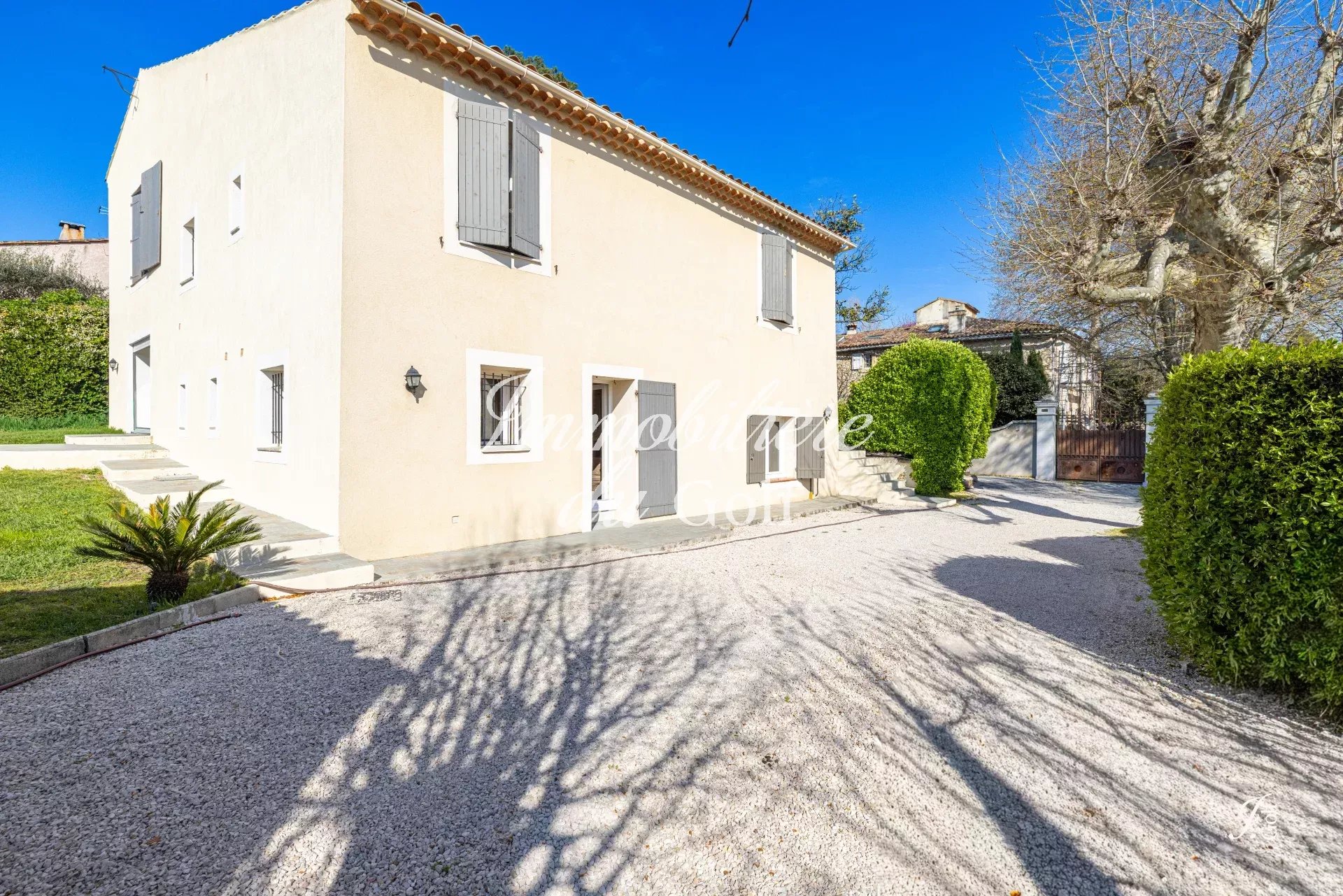 BASTIDE D'EXCEPTION - Villa T6 de 250m2 - Dépendances - Terrain 1600 m2 - Piscine - Pool House - 13011