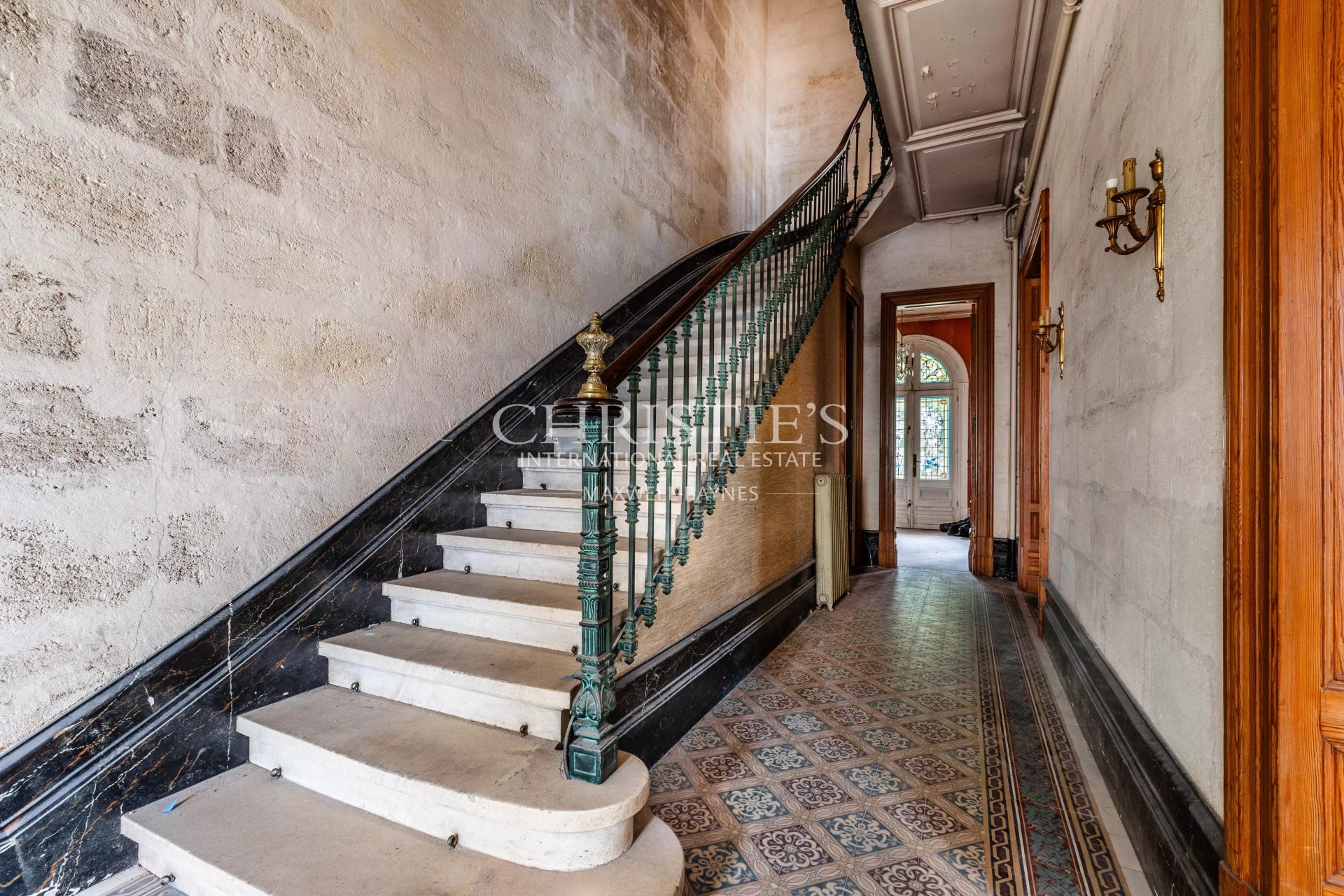6 Bedroom Villa/Townhouse's Image 4
