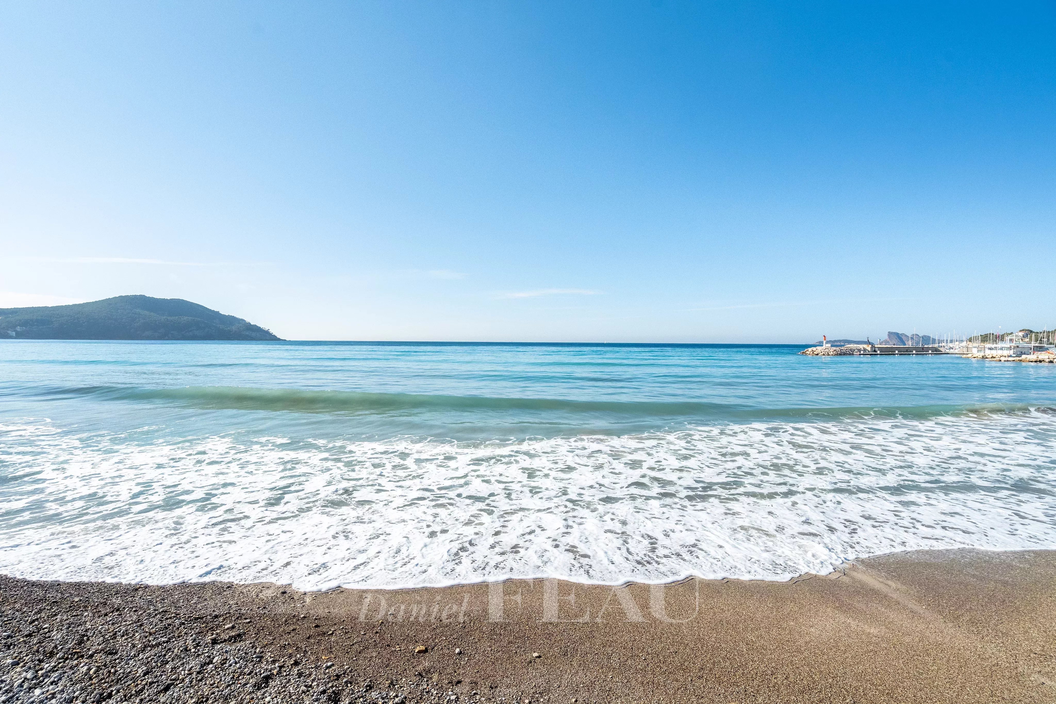 Saint-Cyr-sur-Mer - Appartement pieds dans l'eau
