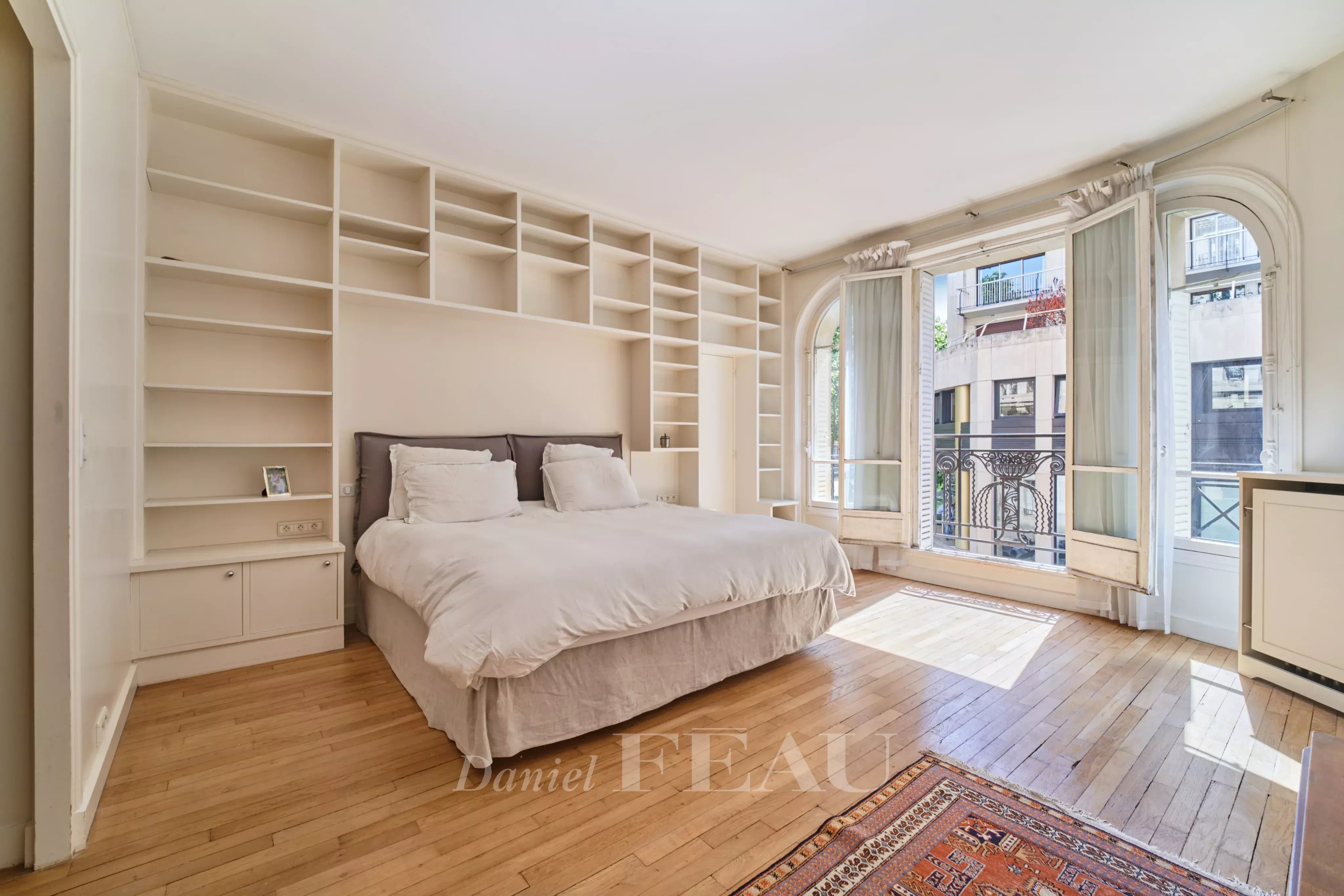 Sale Apartment Paris 7th