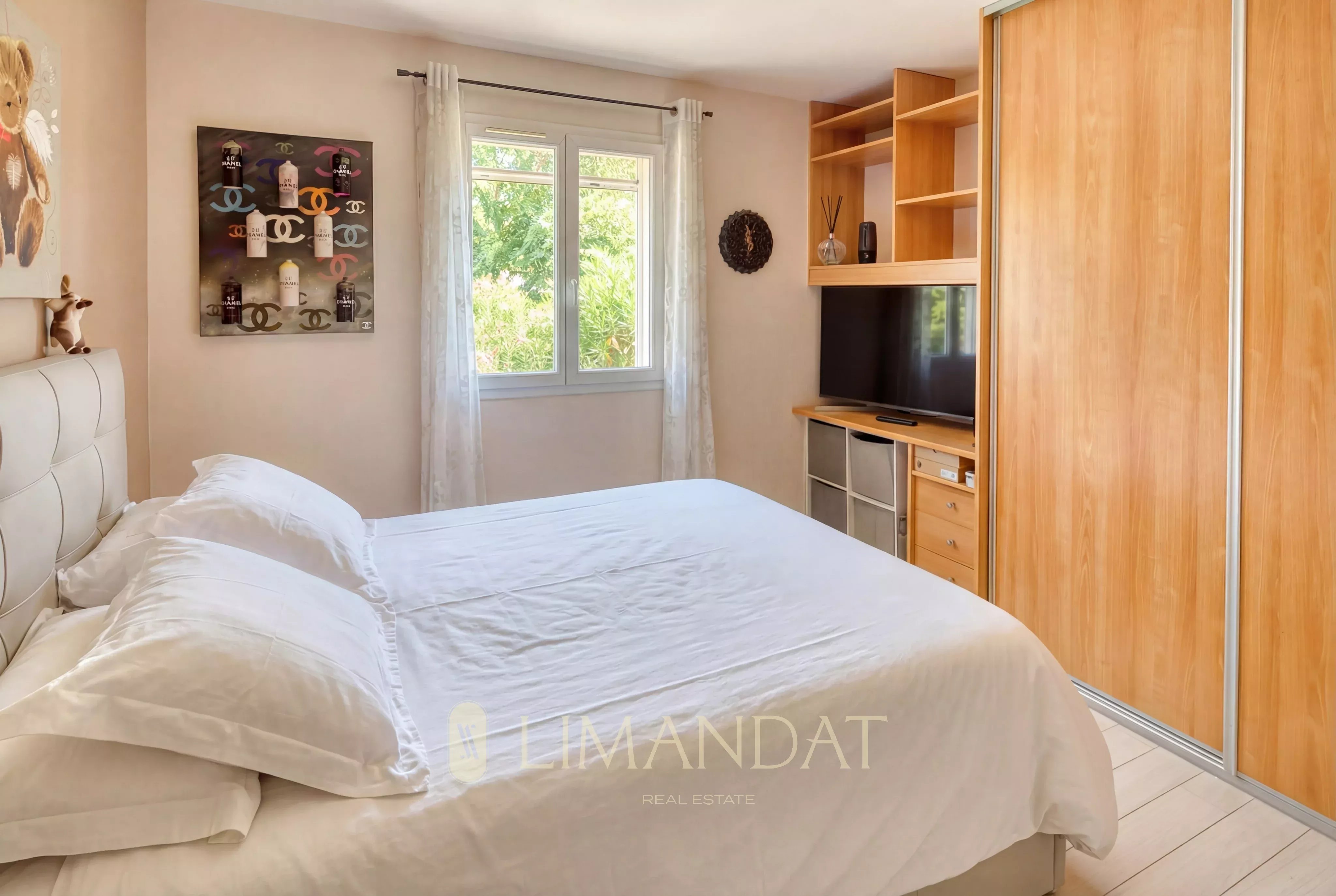 Beautiful villa with open views of the hills in Mougins